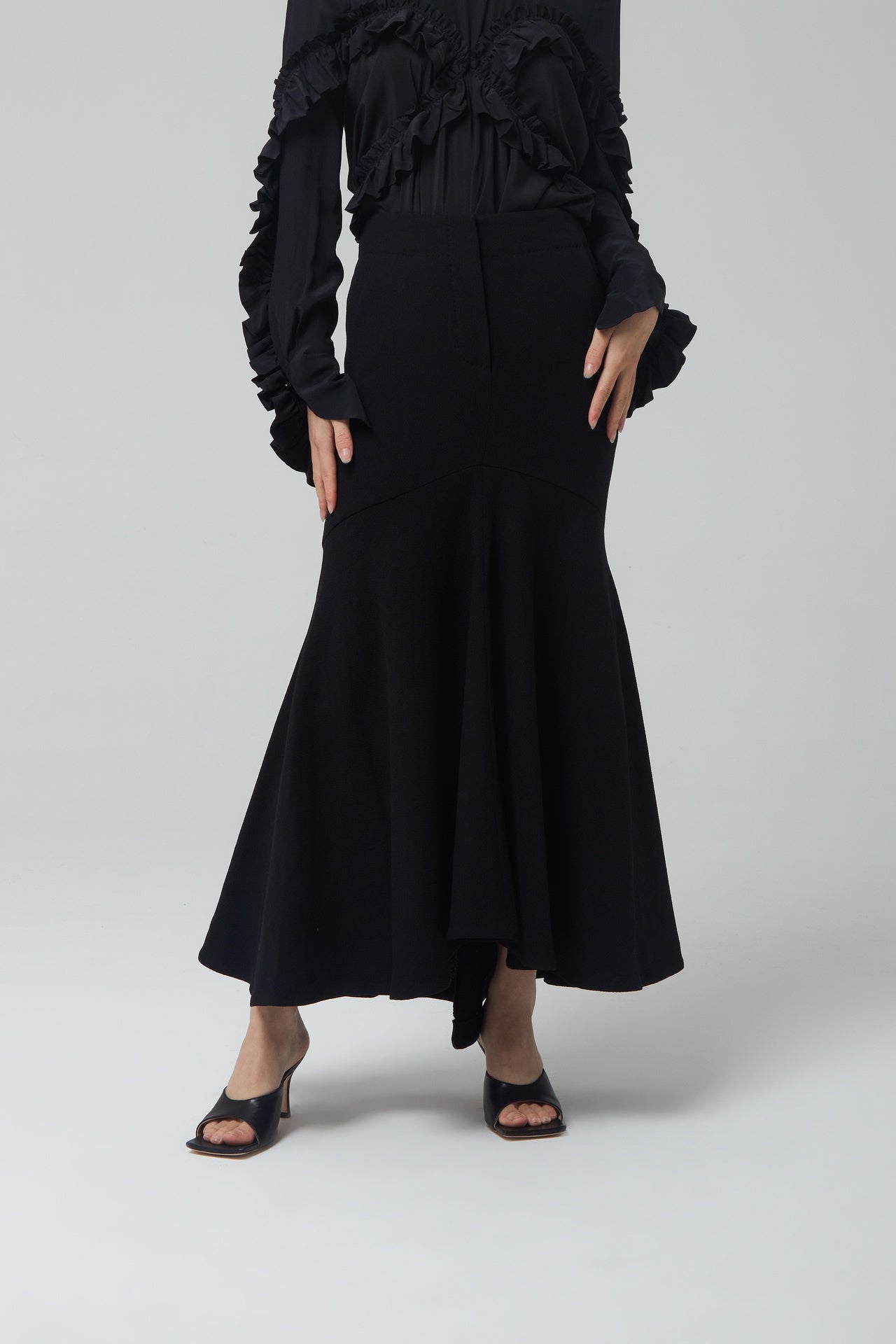 MID-RISE FLARED SKIRT