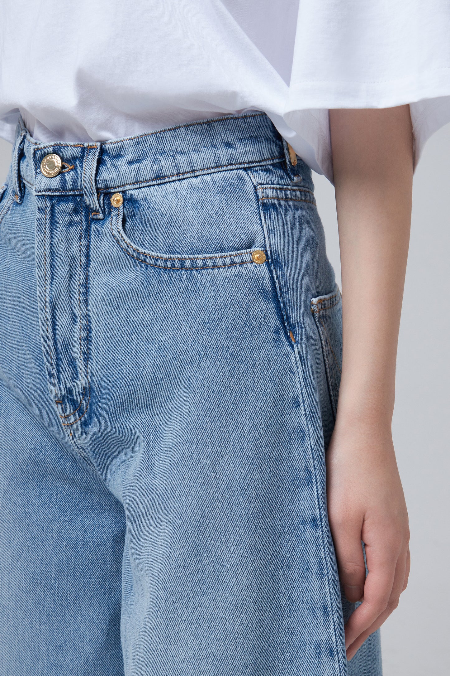 FLARED DENIM JEANS