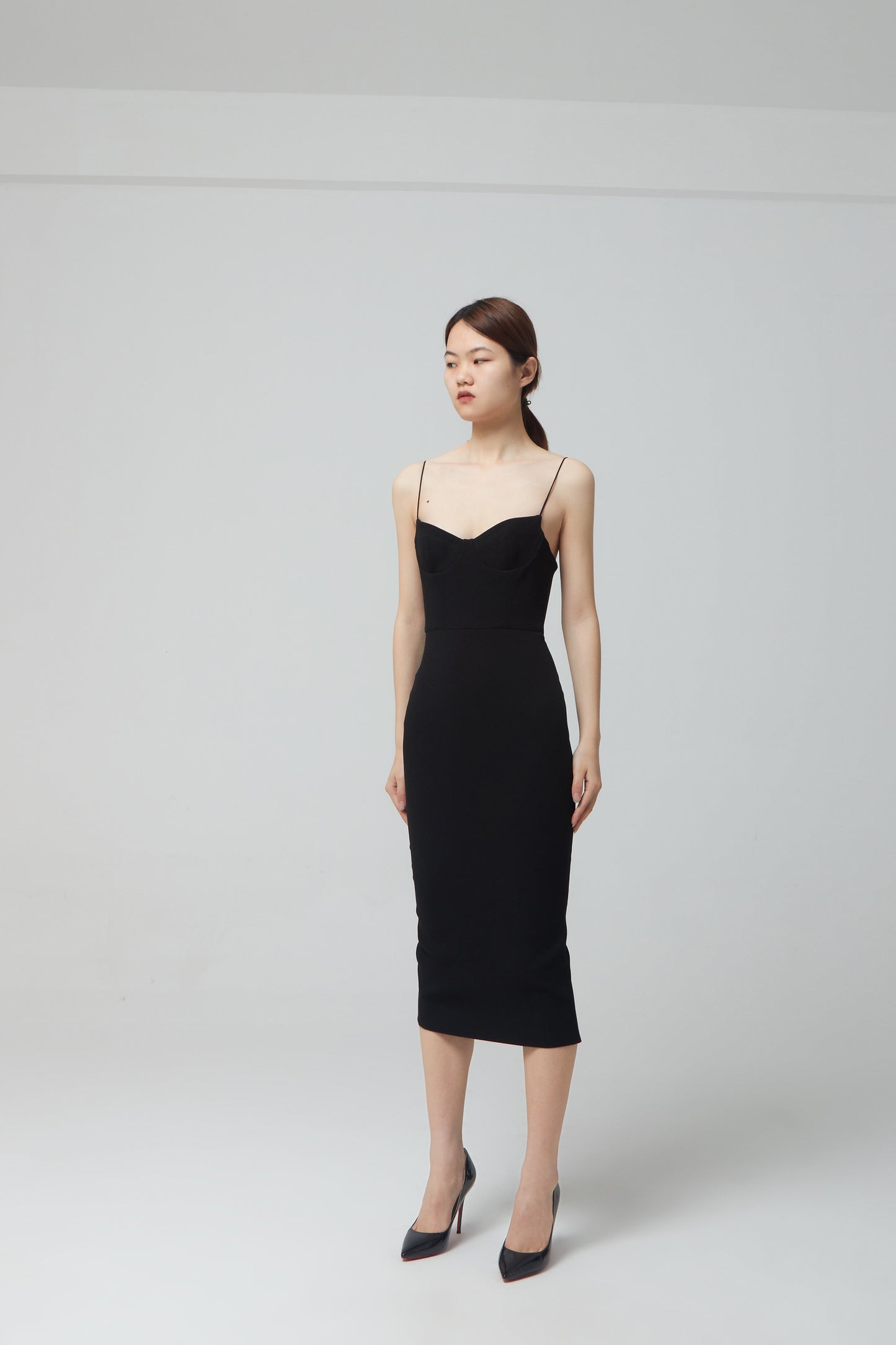 AVERY- STRETCH CREPE CUP BODI