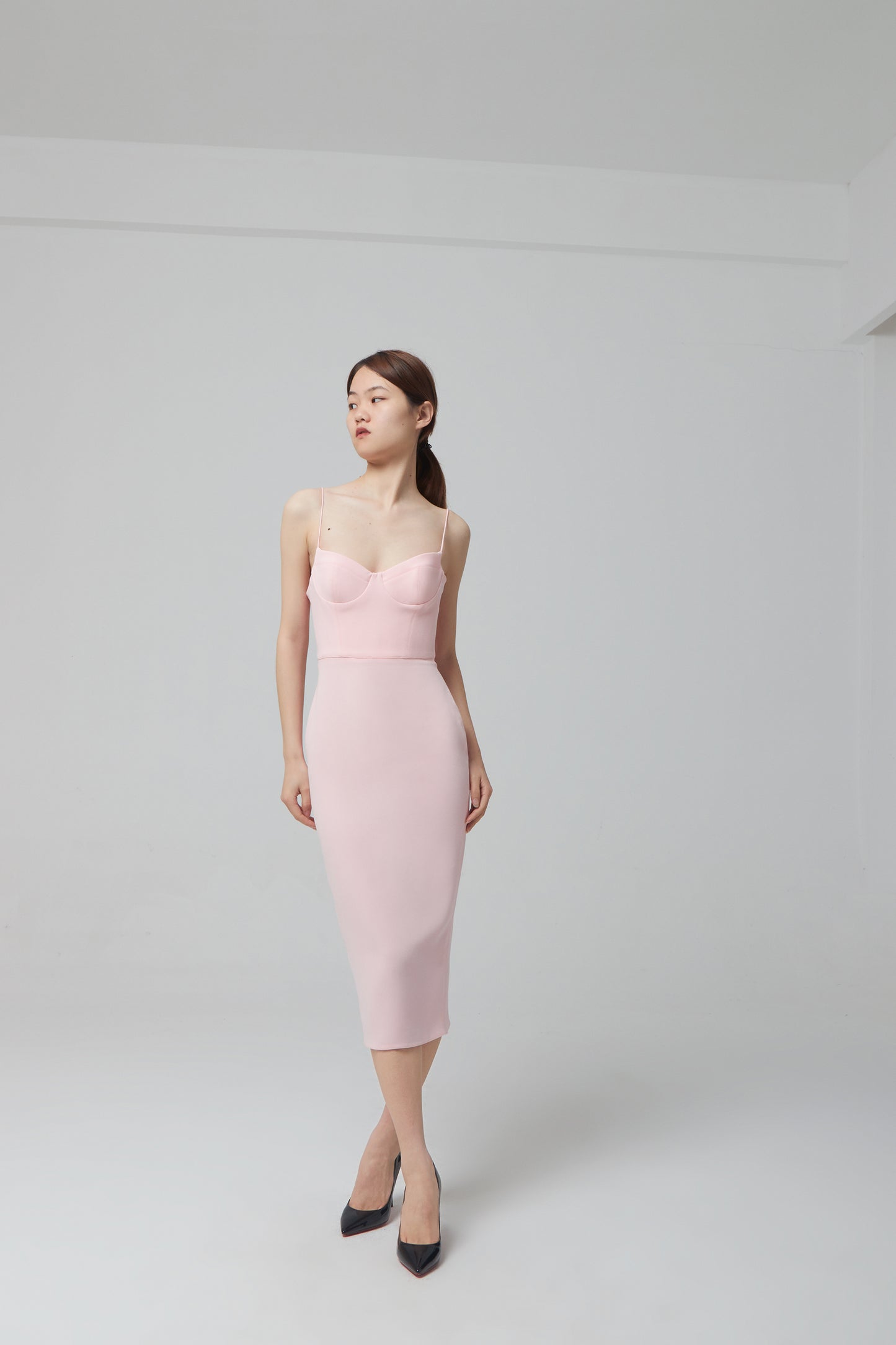 AVERY- STRETCH CREPE CUP BODI