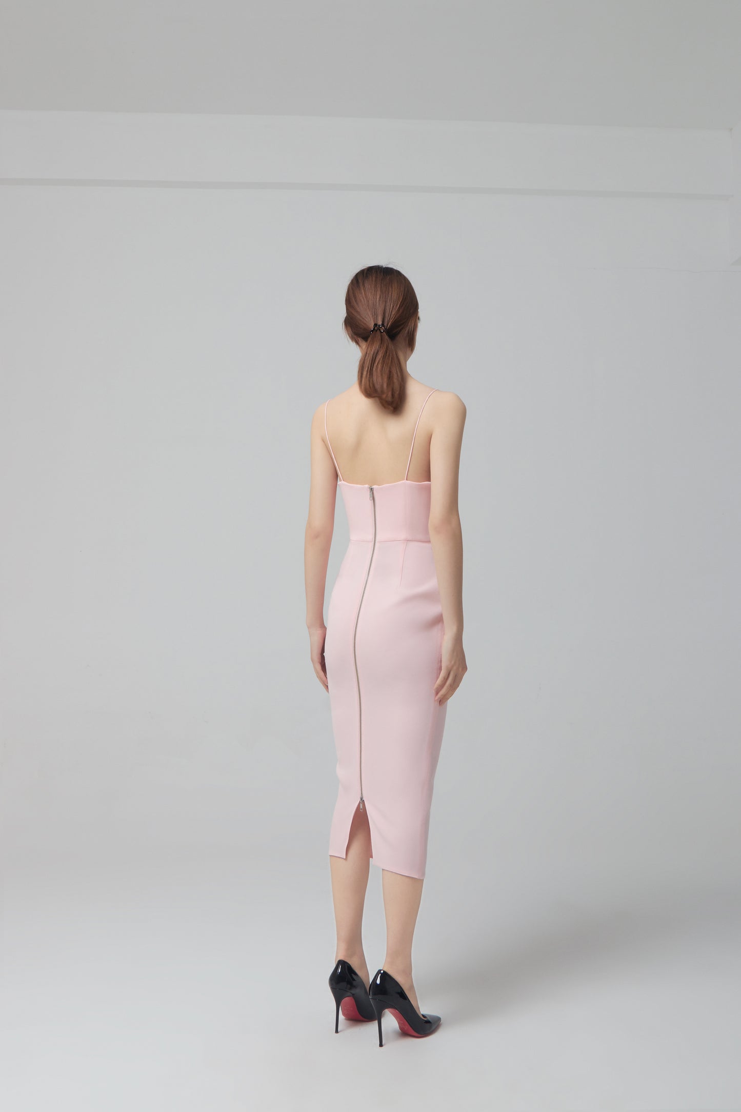 AVERY- STRETCH CREPE CUP BODI