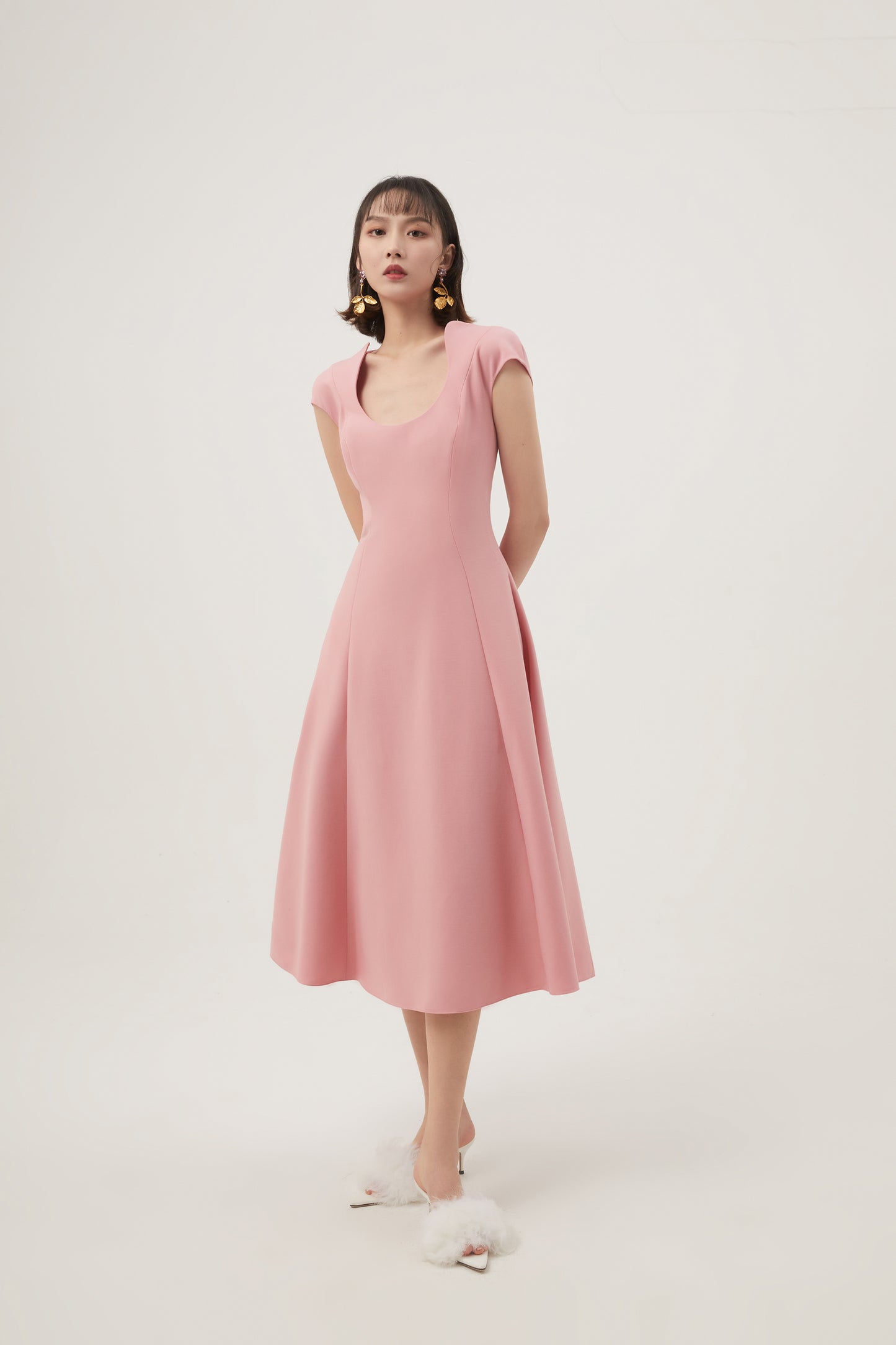 SCOOP NECK DRESS W/ CAP SLV