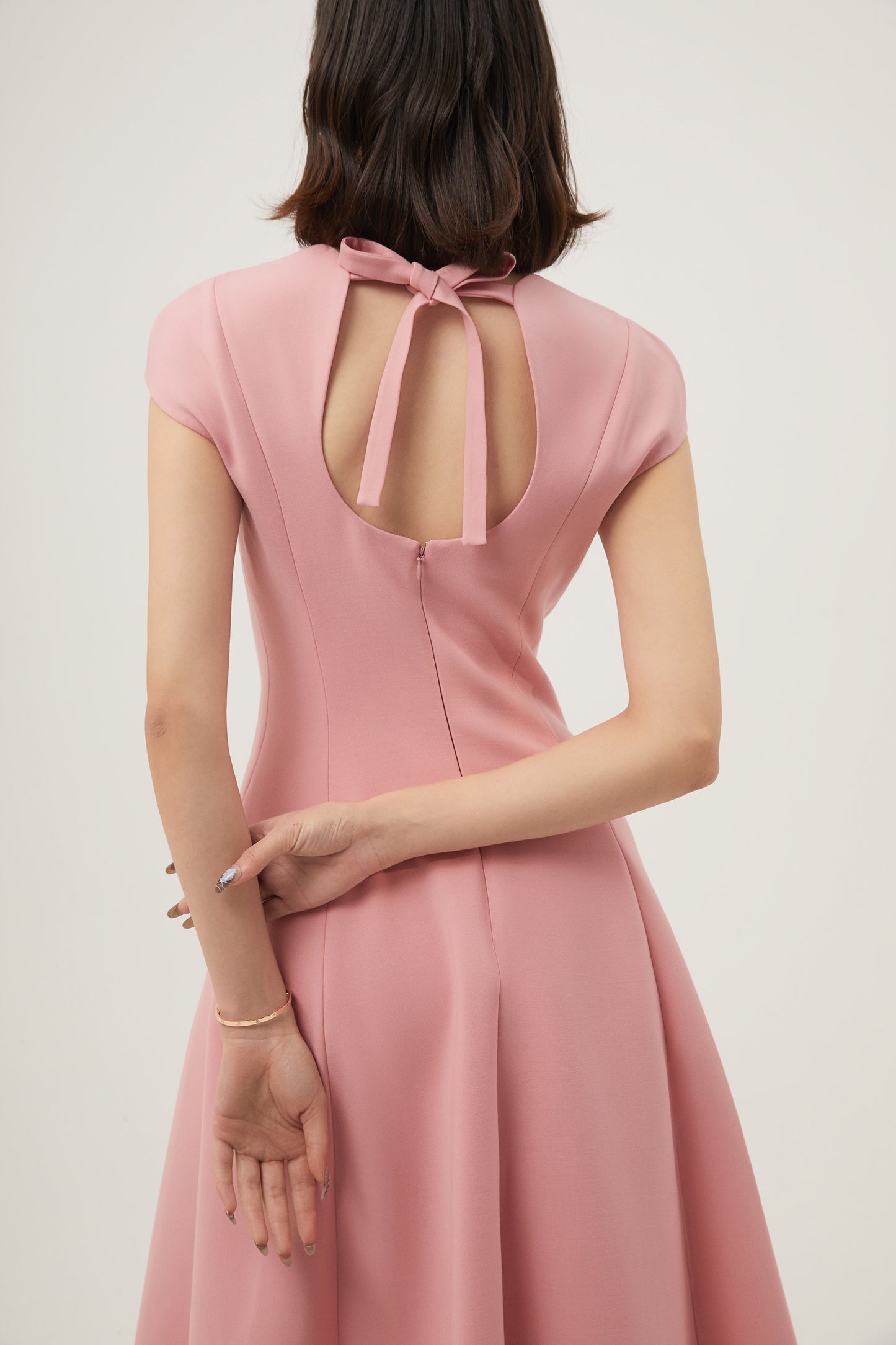 SCOOP NECK DRESS W/ CAP SLV