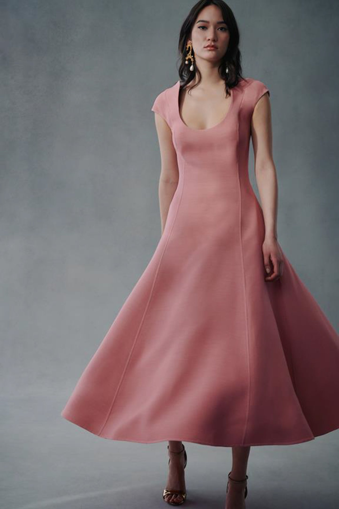 SCOOP NECK DRESS W/ CAP SLV