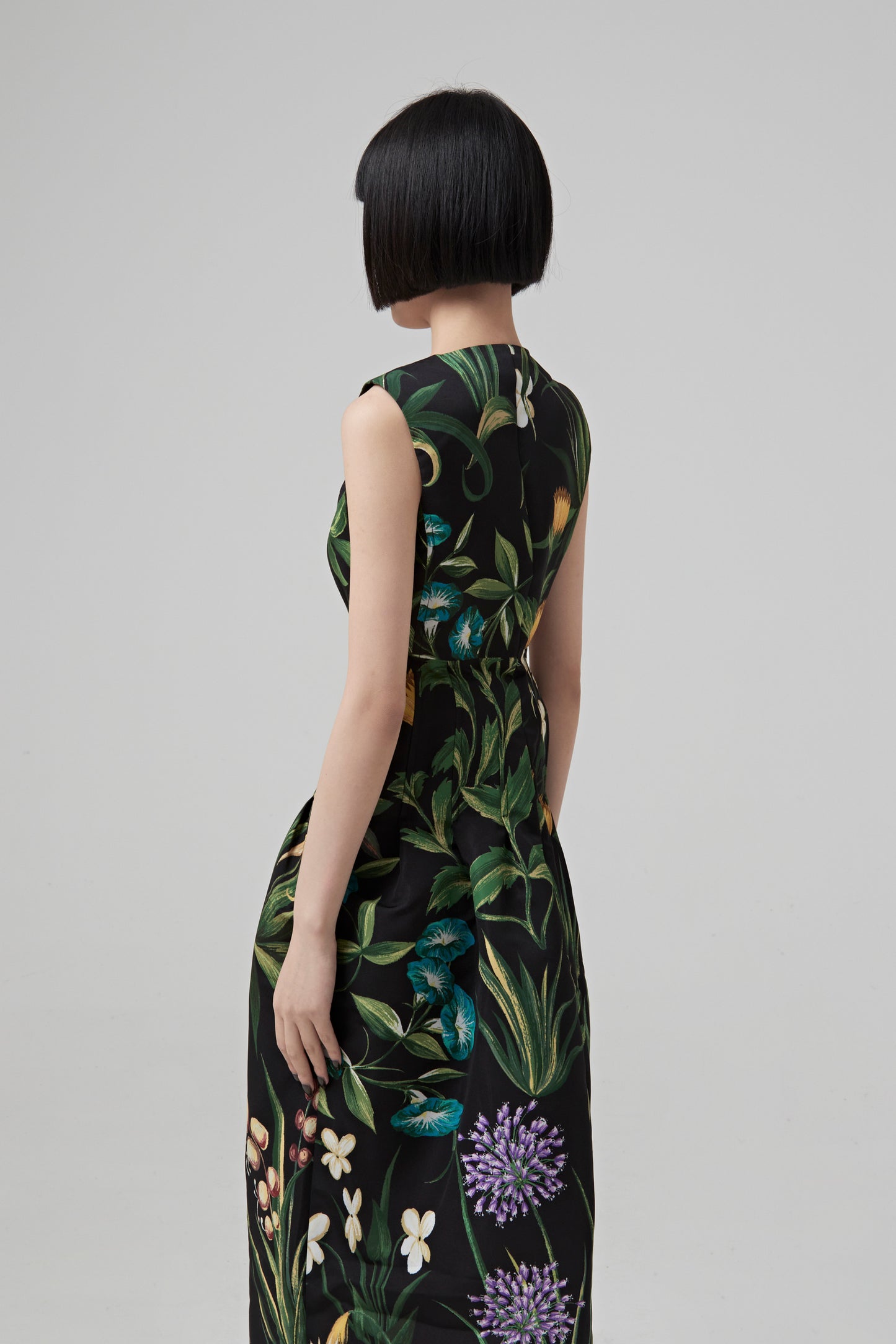 ZIP FRONT FLORAL TAP