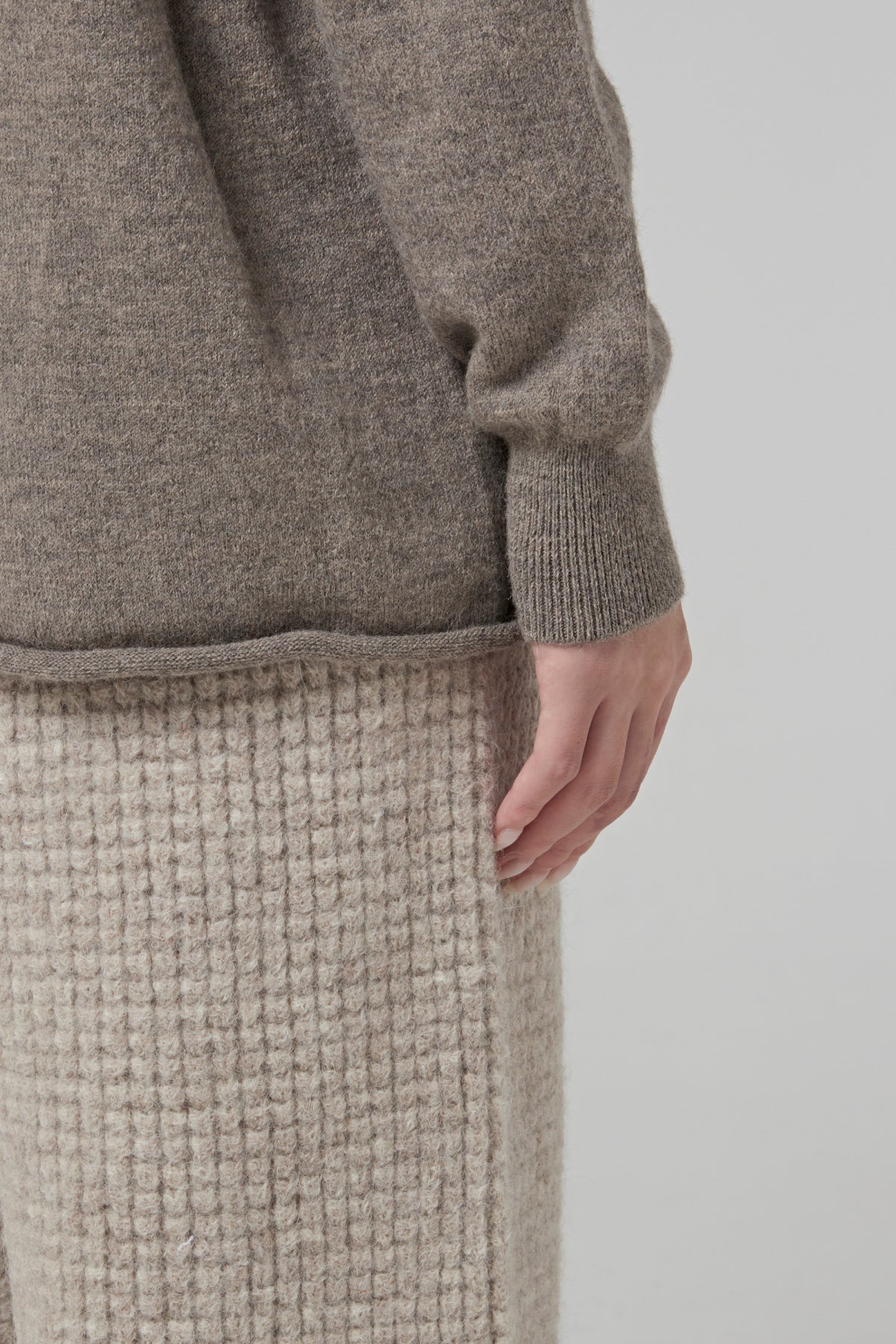 BASE CREWNECK