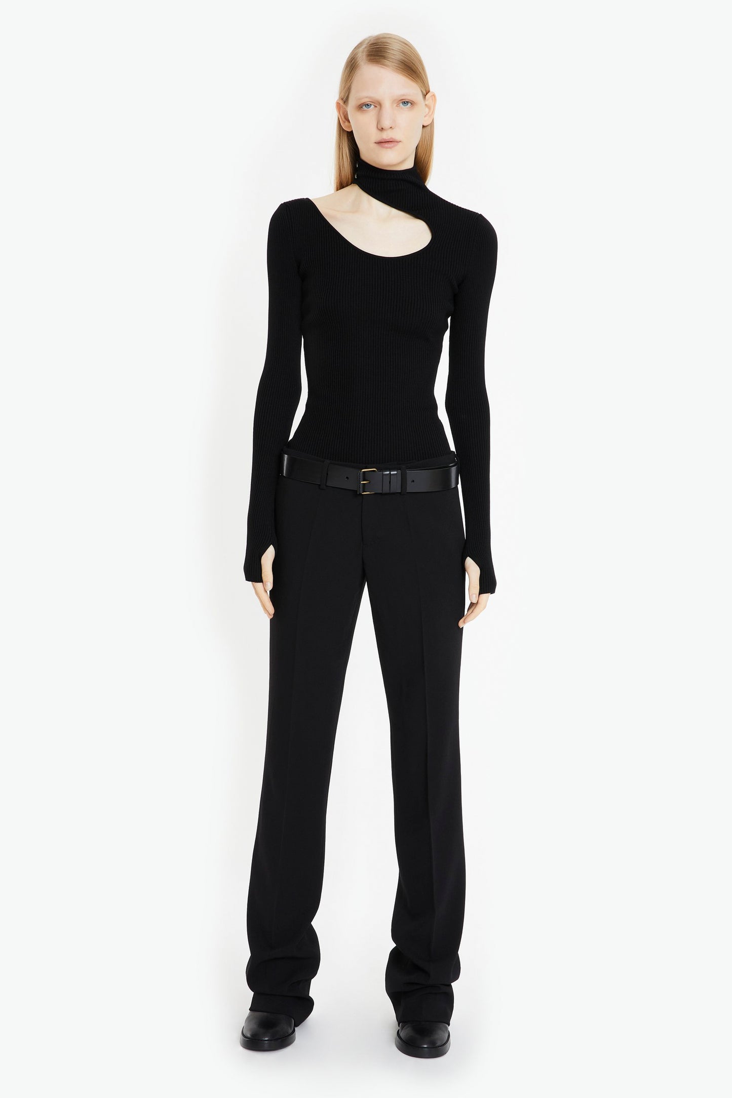 SLIM FIT RIBBED TOP WITH CUTOUT