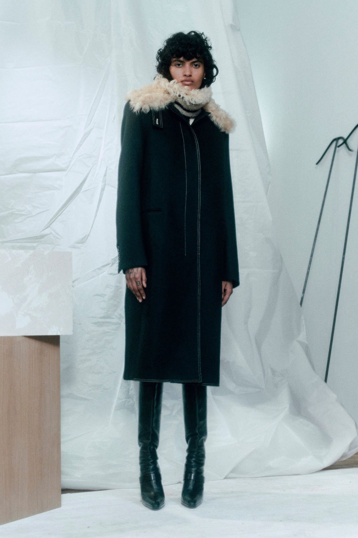 FUR COLLAR COAT.DENS