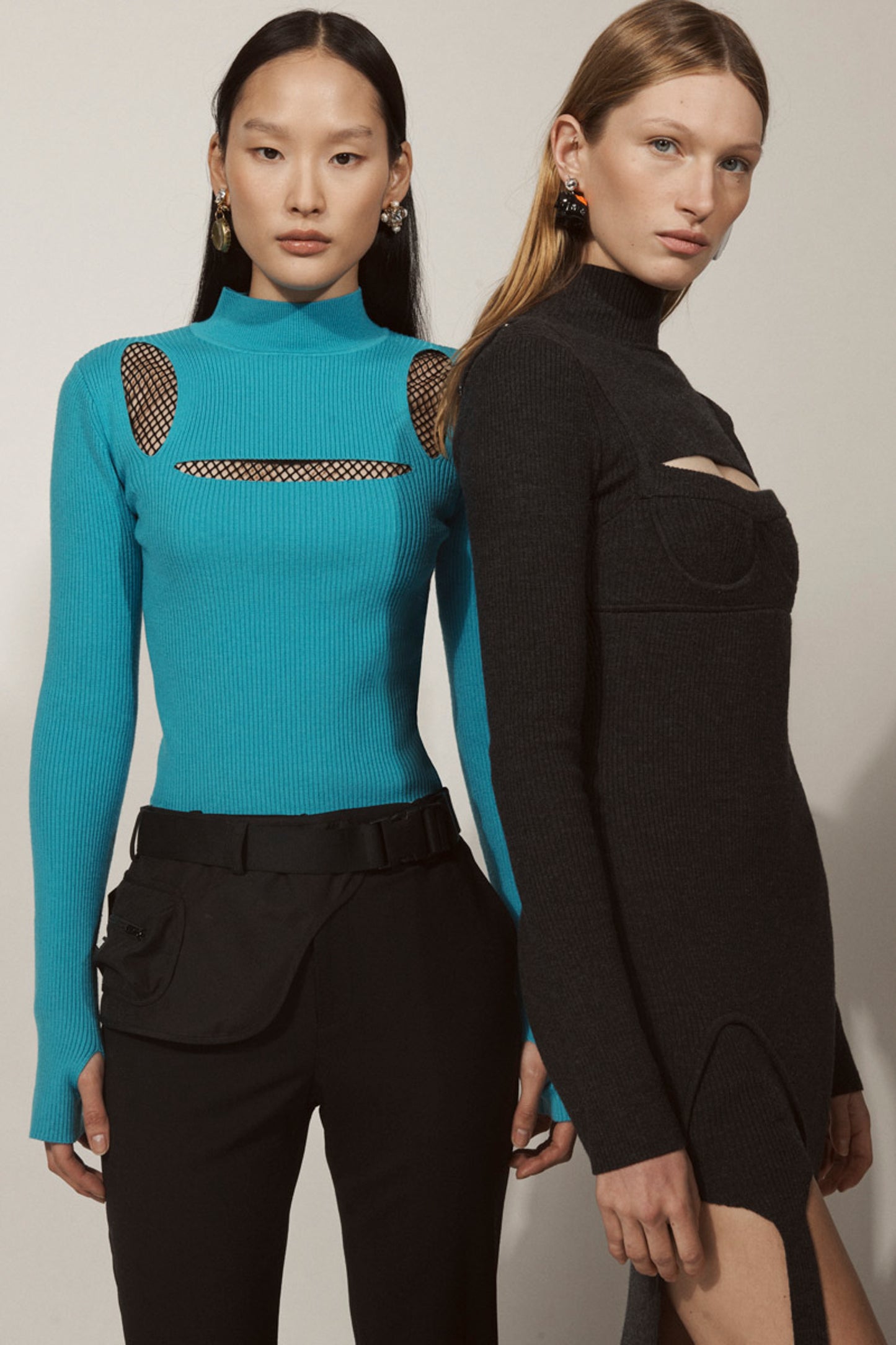 SLIT KNIT TOP