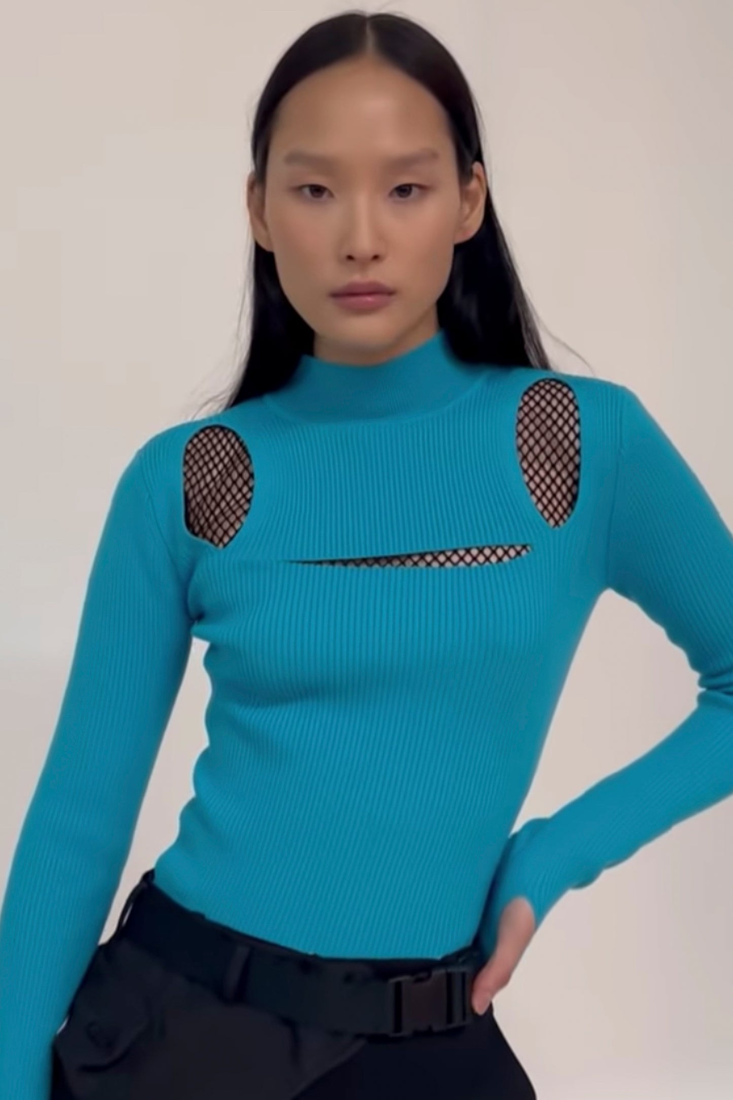 SLIT KNIT TOP