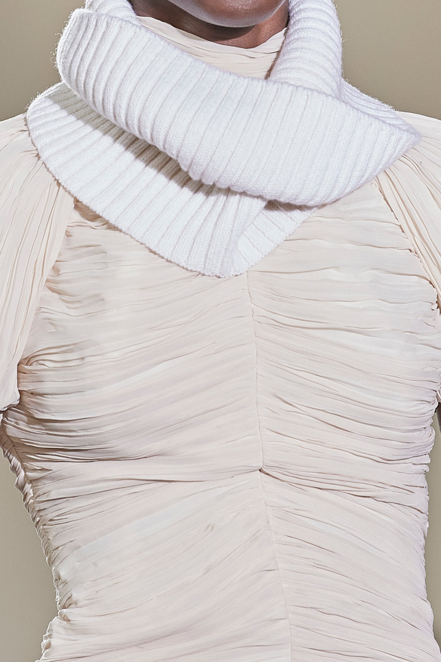TURTLE NECK TOP
