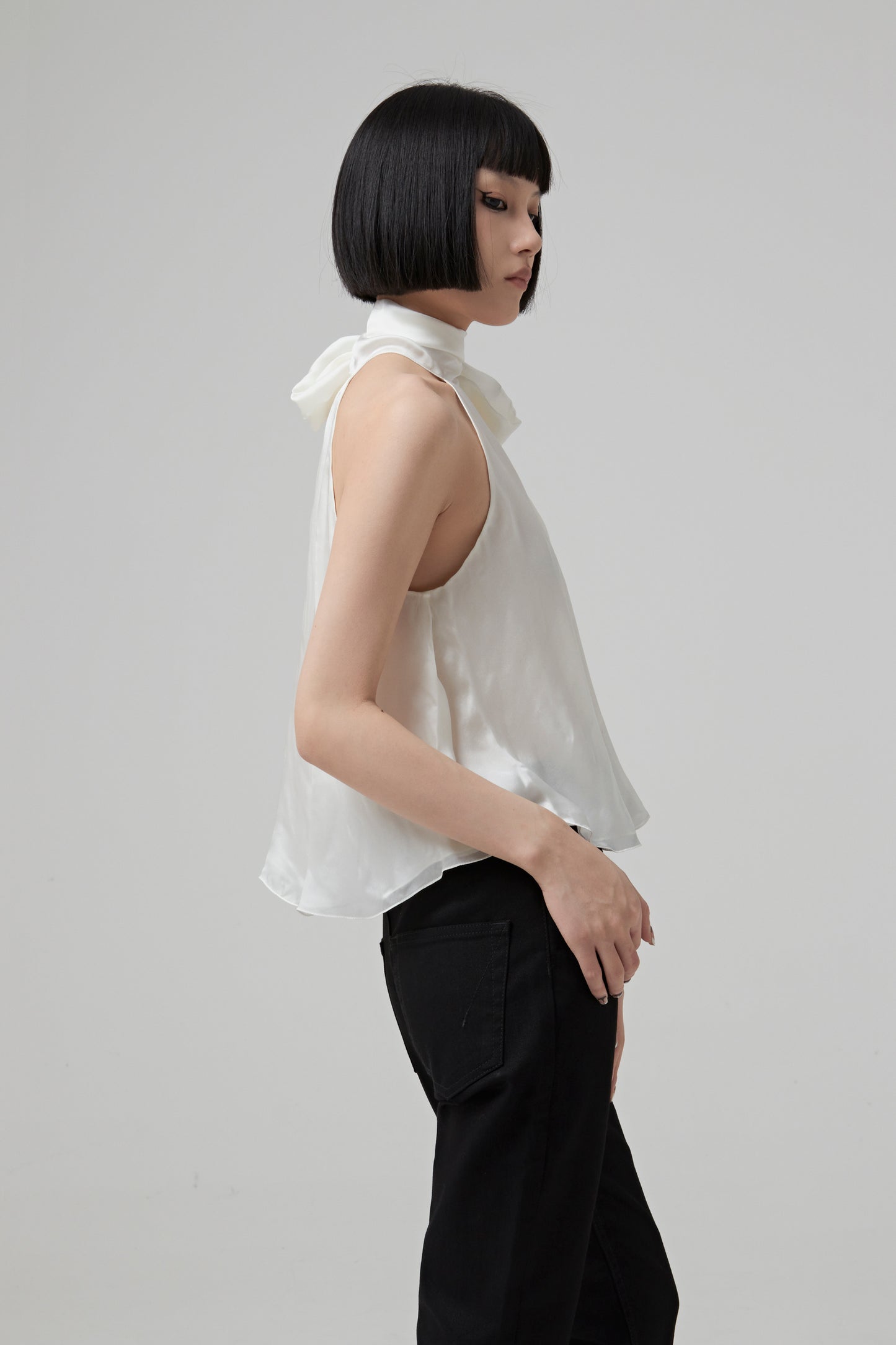 NECK TIE FLOWER CITY TOP