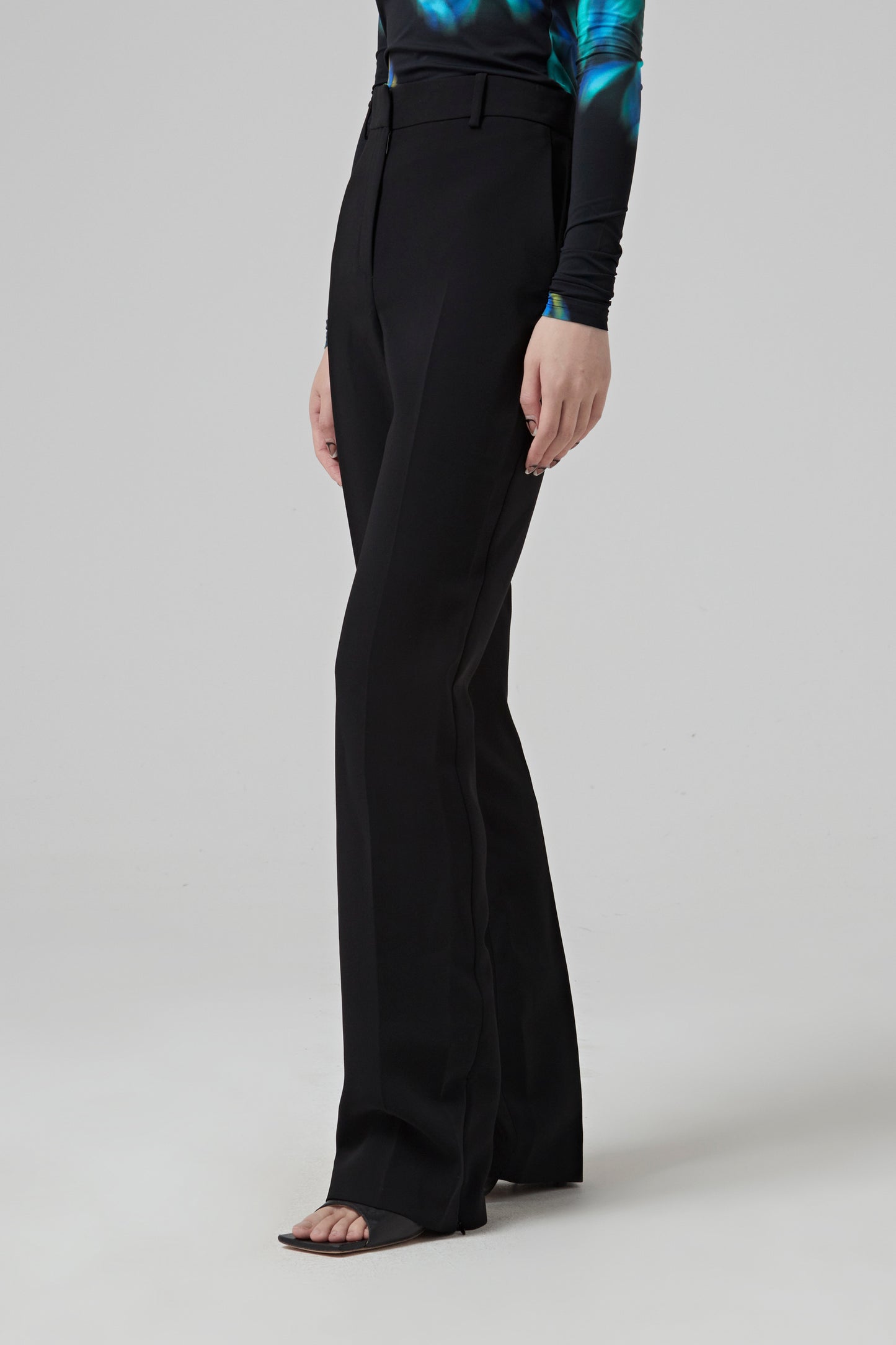 RECYCLED GABARDINE STRAIGHT PANTS. INVISIBLE ZIPPERS IN THE BOTTOM