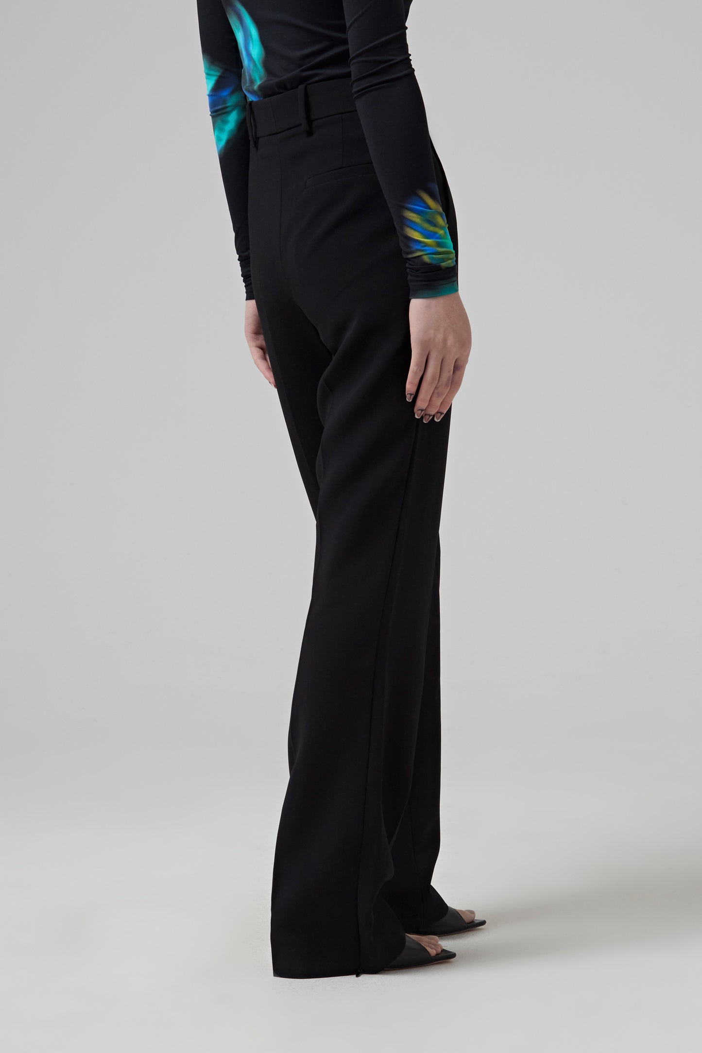 RECYCLED GABARDINE STRAIGHT PANTS. INVISIBLE ZIPPERS IN THE BOTTOM