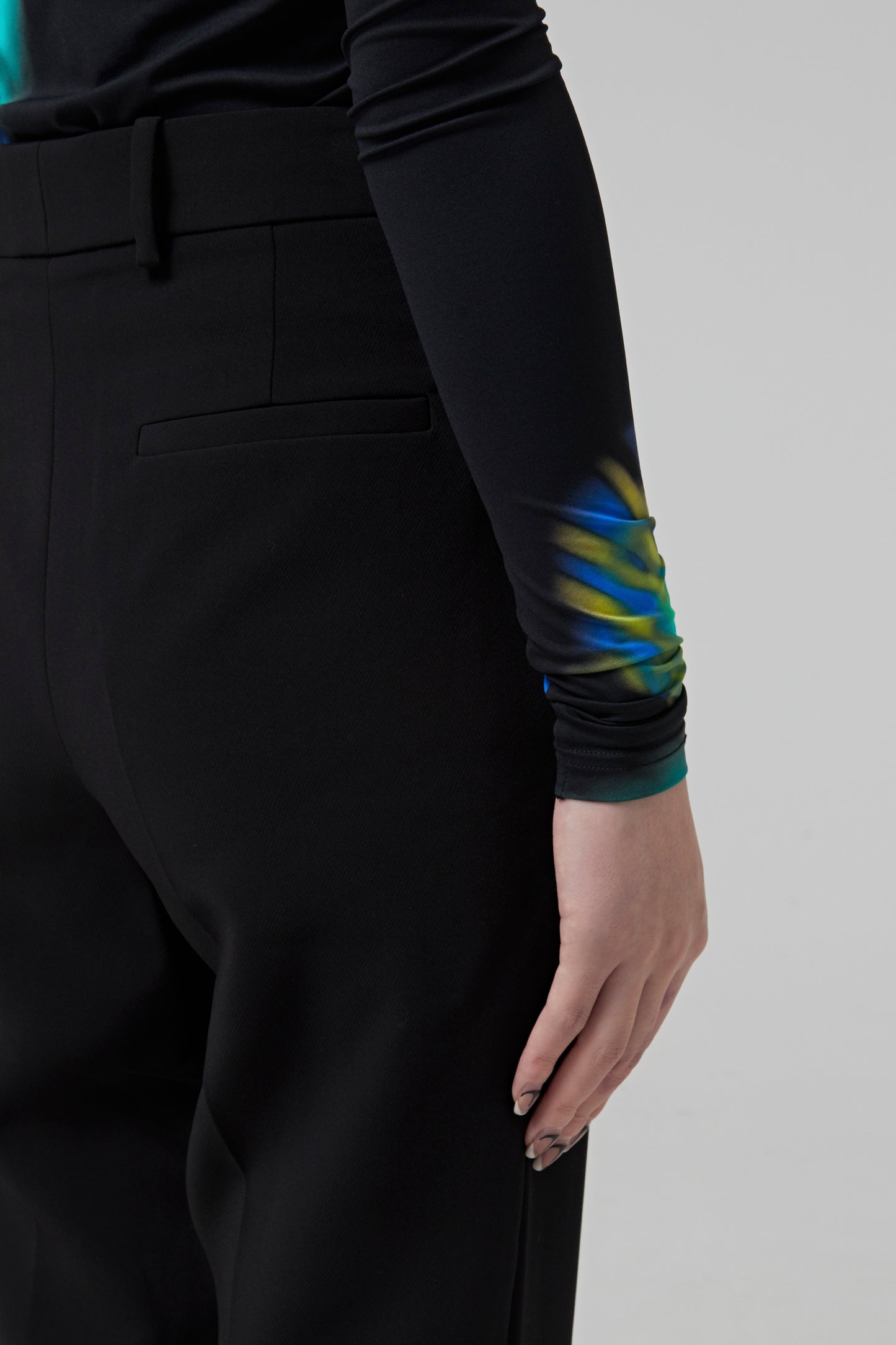 RECYCLED GABARDINE STRAIGHT PANTS. INVISIBLE ZIPPERS IN THE BOTTOM