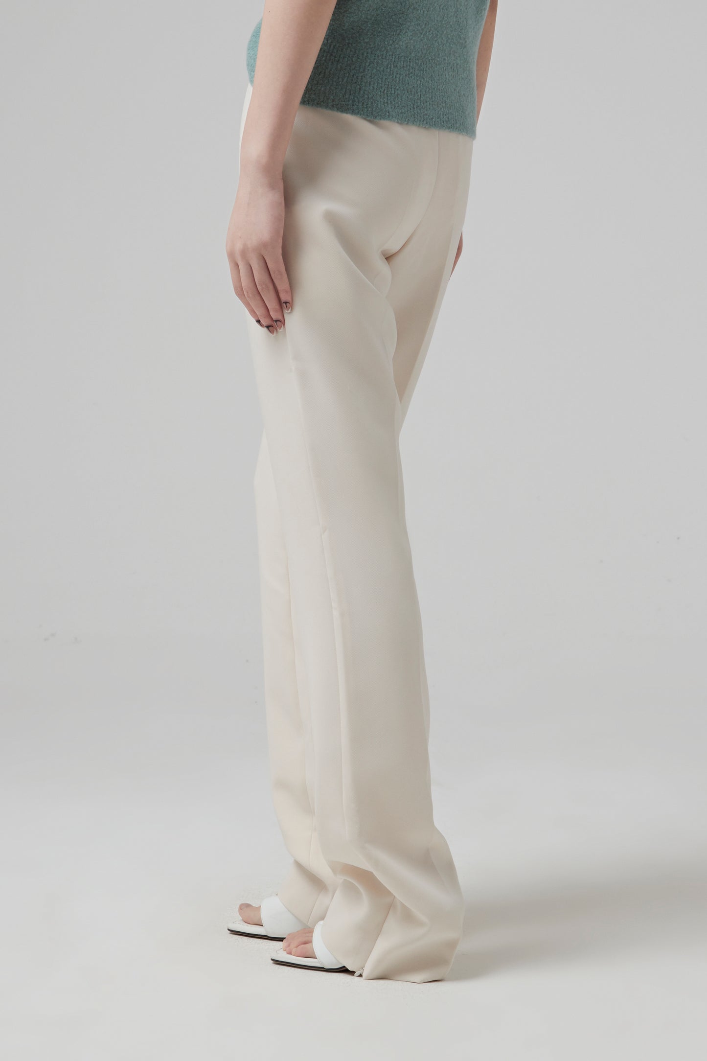 RECYCLED GABARDINE STRAIGHT PANTS. INVISIBLE ZIPPERS IN THE BOTTOM