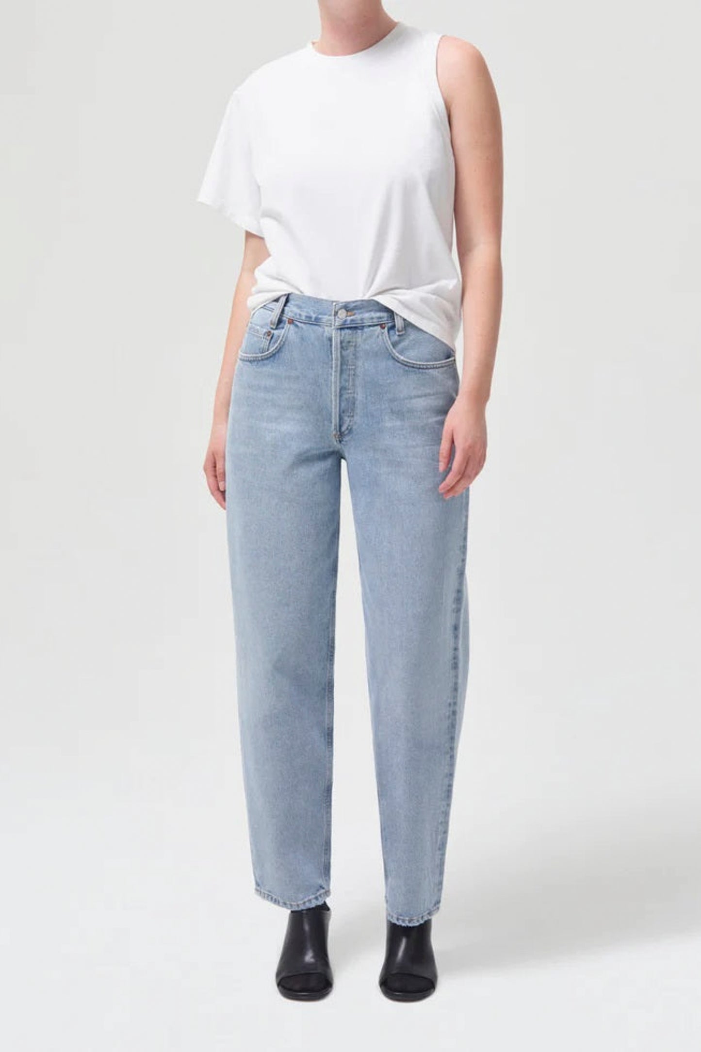TAPERED BAGGY IN DIMENSION