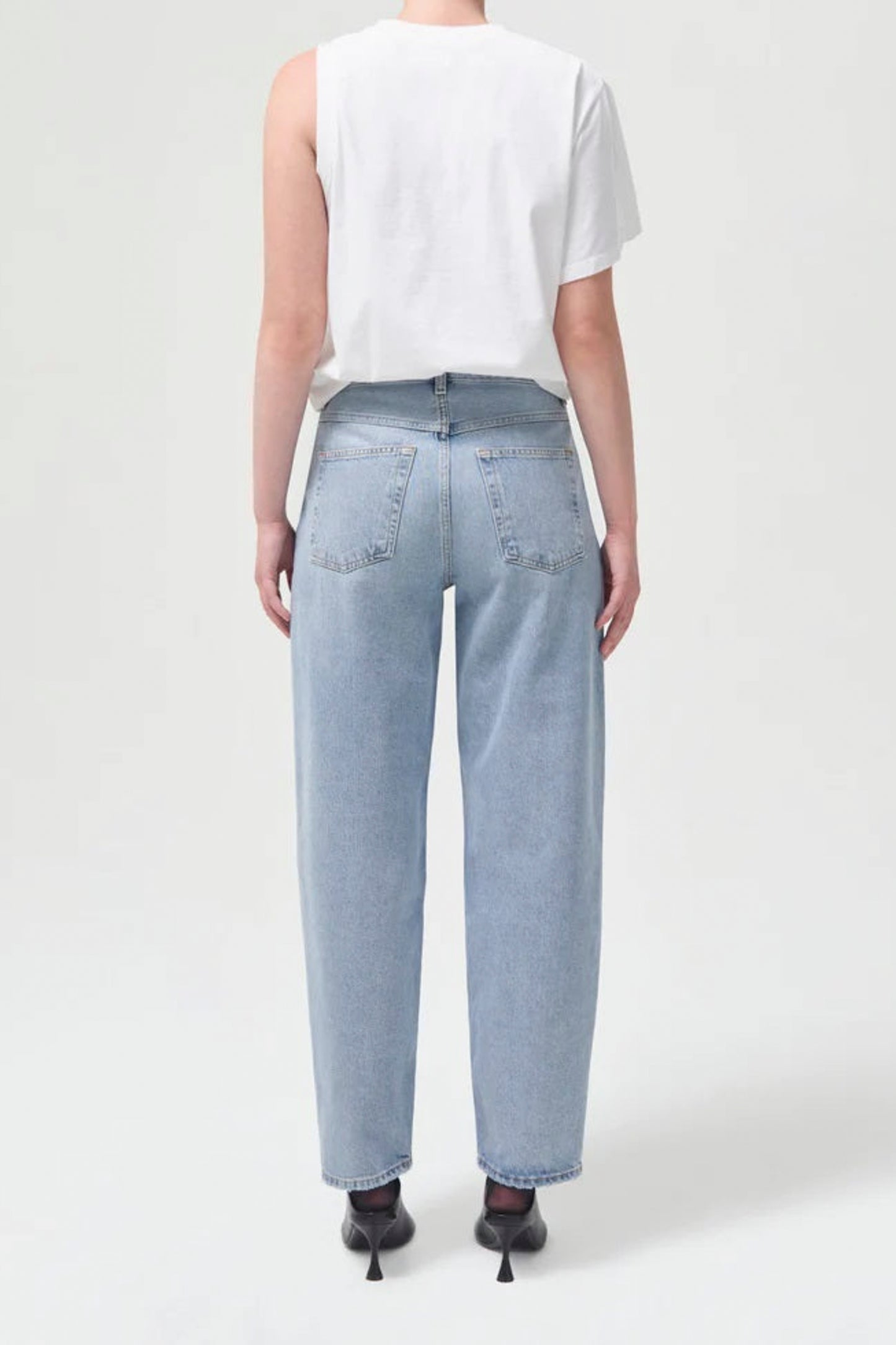 TAPERED BAGGY IN DIMENSION