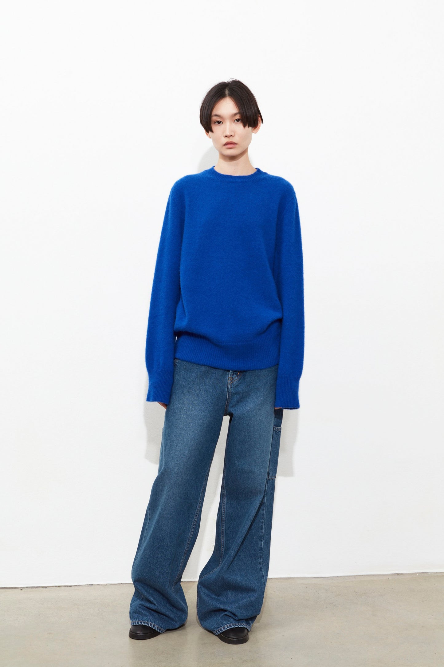 LOOSE FIT ROUND NECK JUMPER