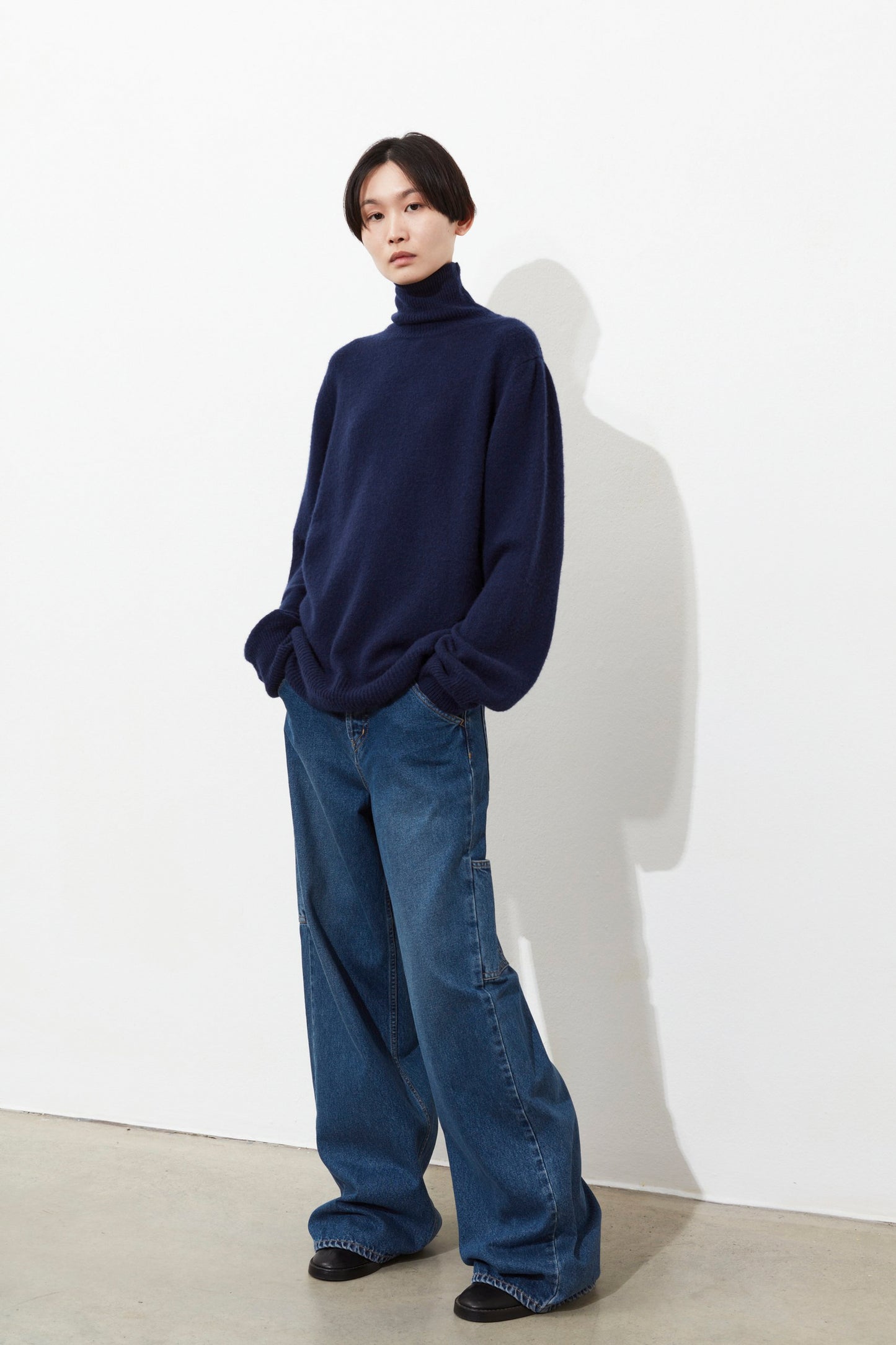 LOOSE FIT TURTLENECK JUMPER