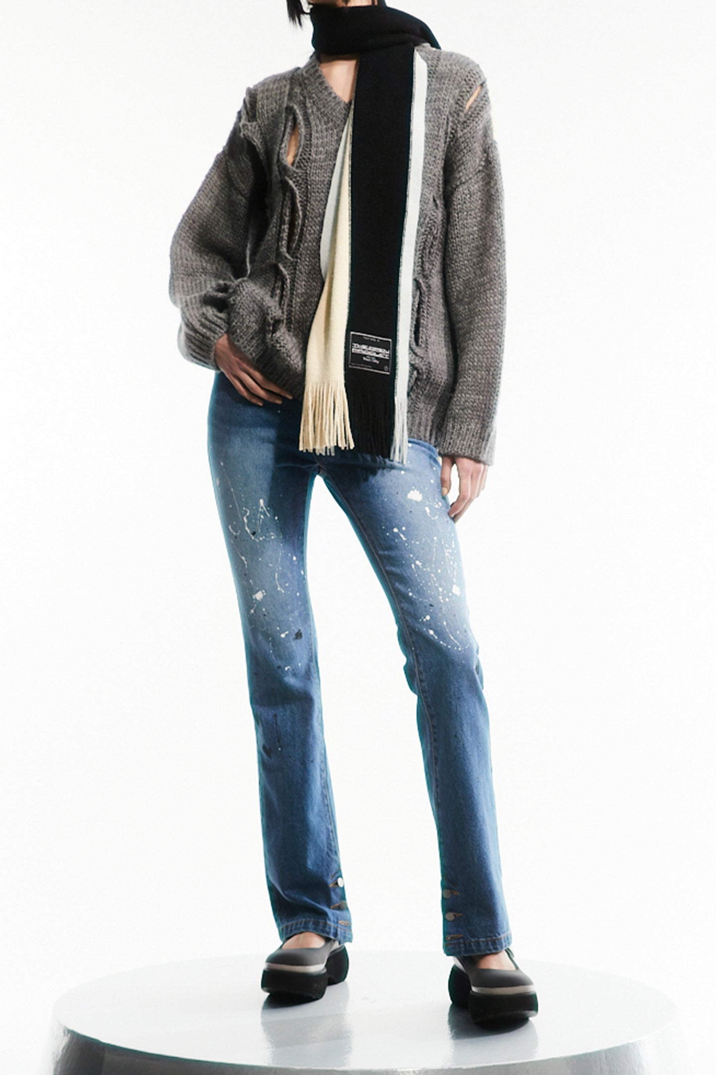 PAINT DROP SIDE BUTTON SKINNY JEANS