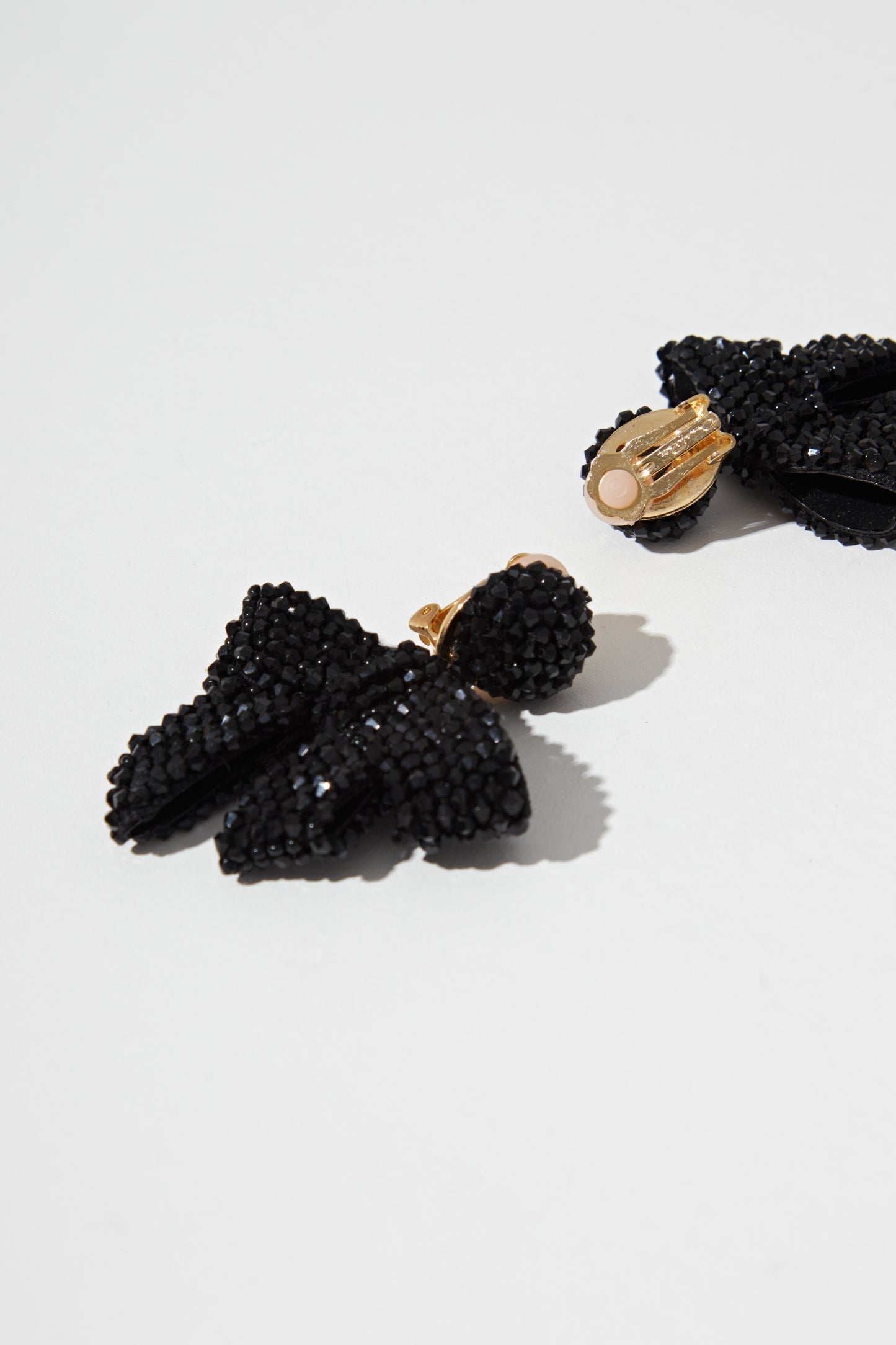 CRYSTAL BOW EARRING