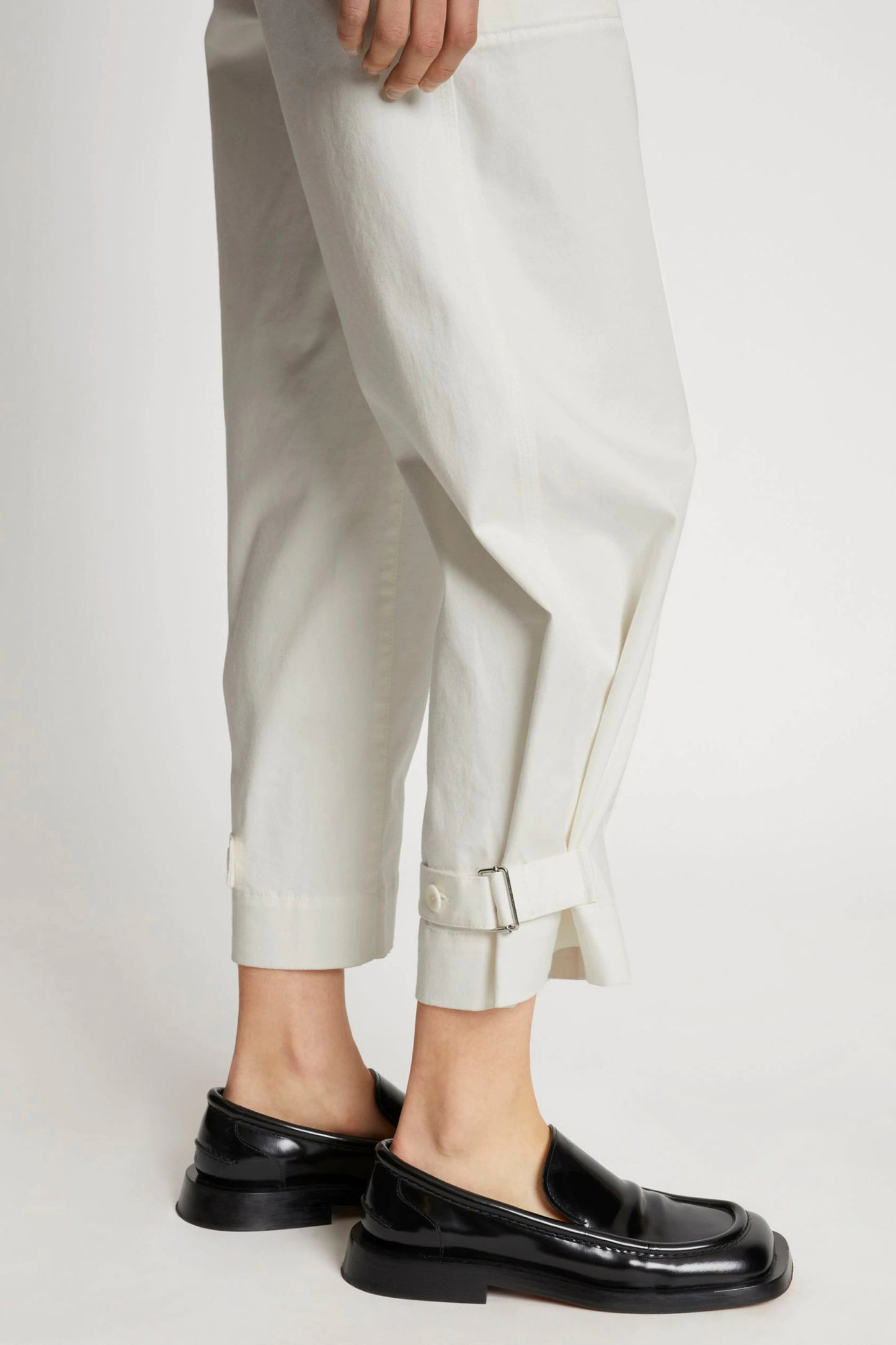 COTTON TWILL TAPERED PANTS