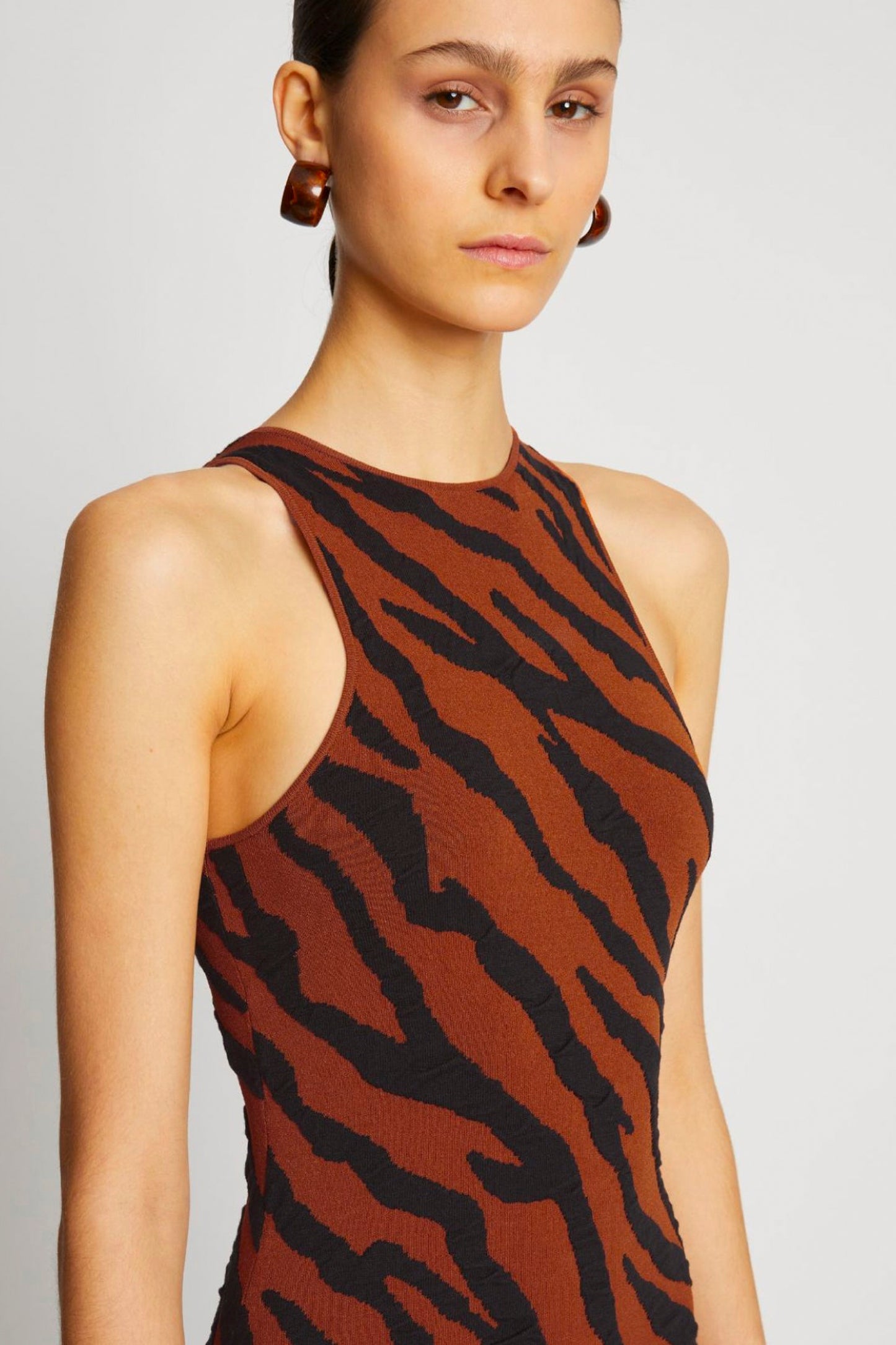 RAZOR FRONT DRESS