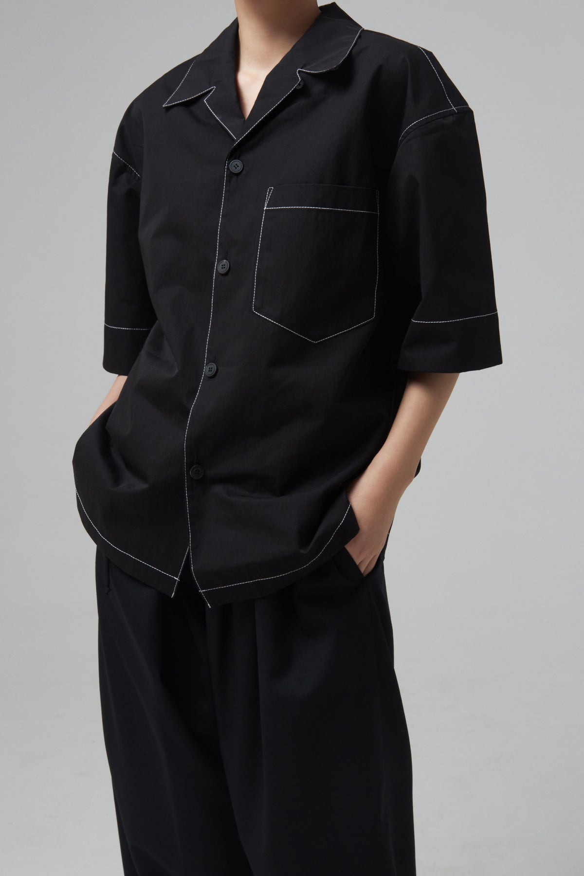 CONVERTIBLE COLLAR SHORT SLEEVE SHIRT