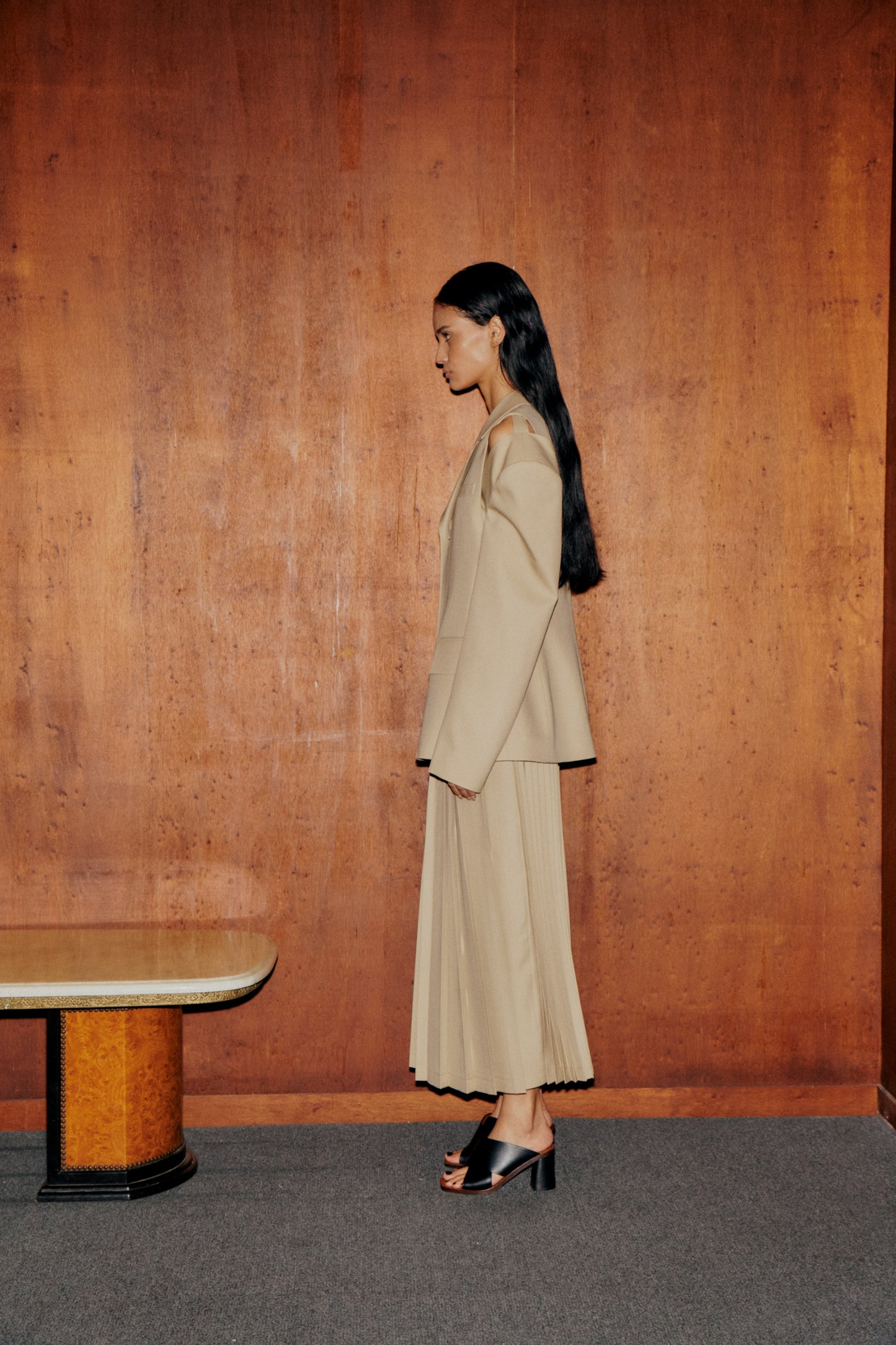 SLIT SHOULDER WOOL JACKET