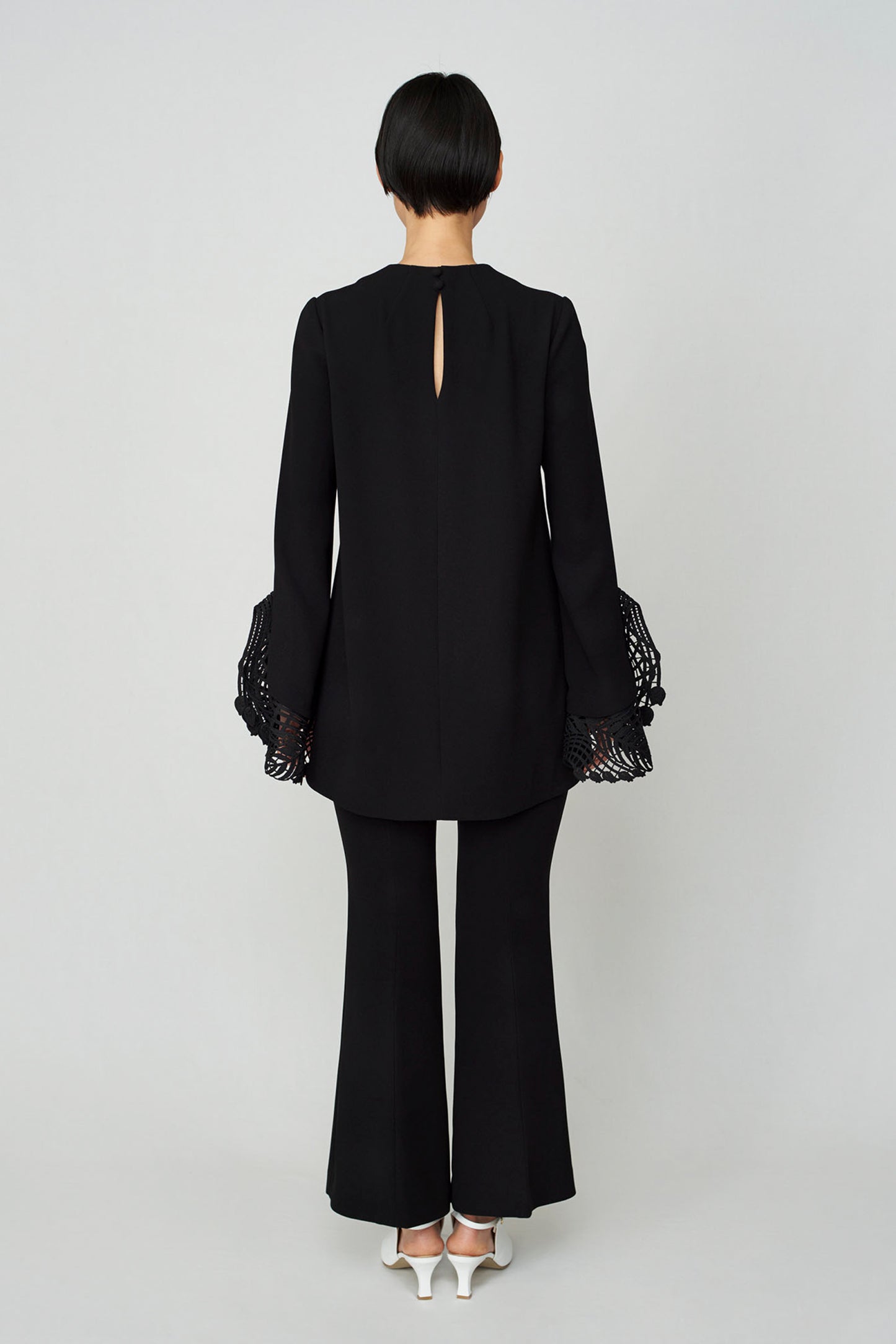 EMBROIDERED CUFFS TOP