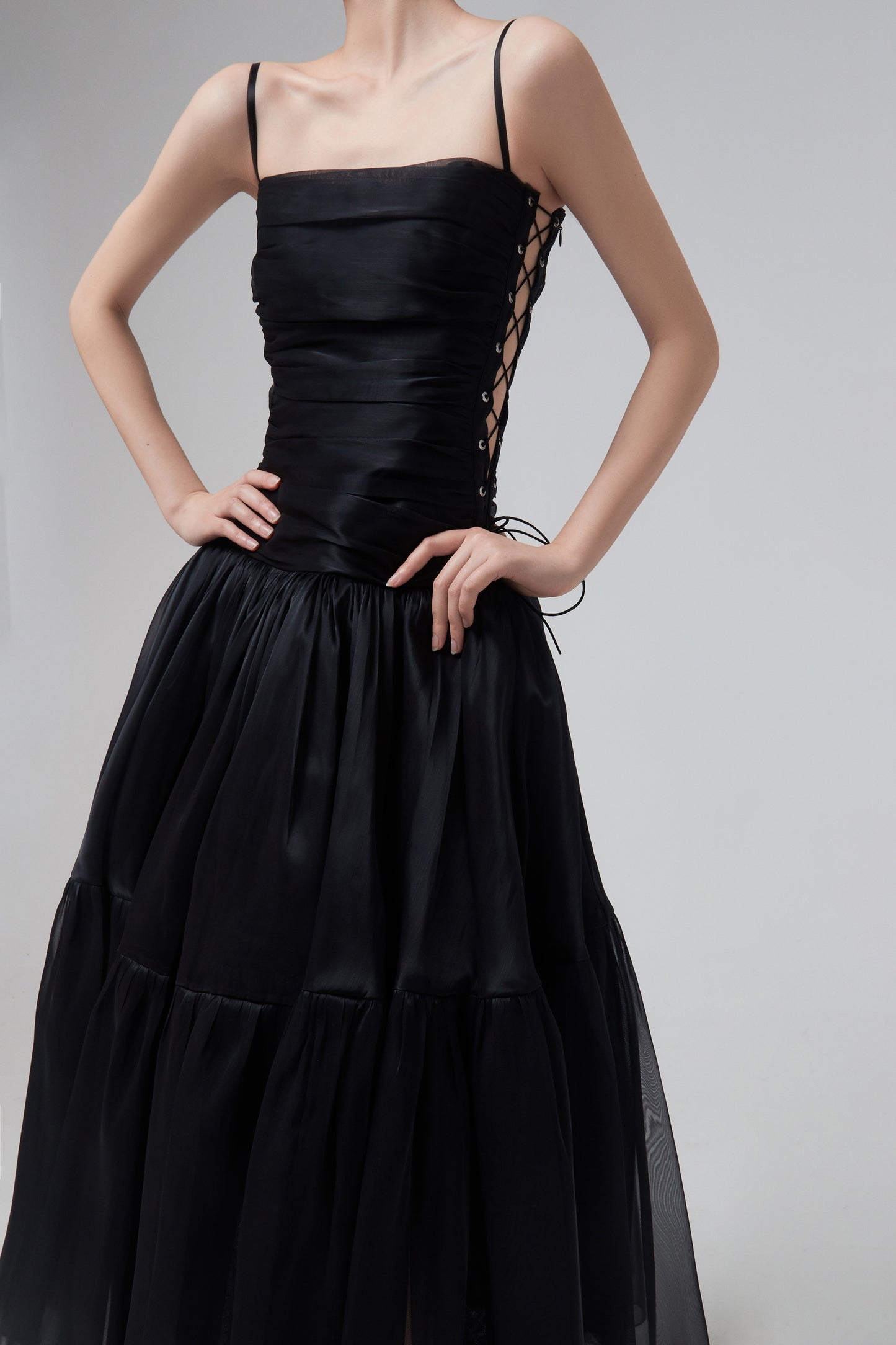 DRESS W/LACING