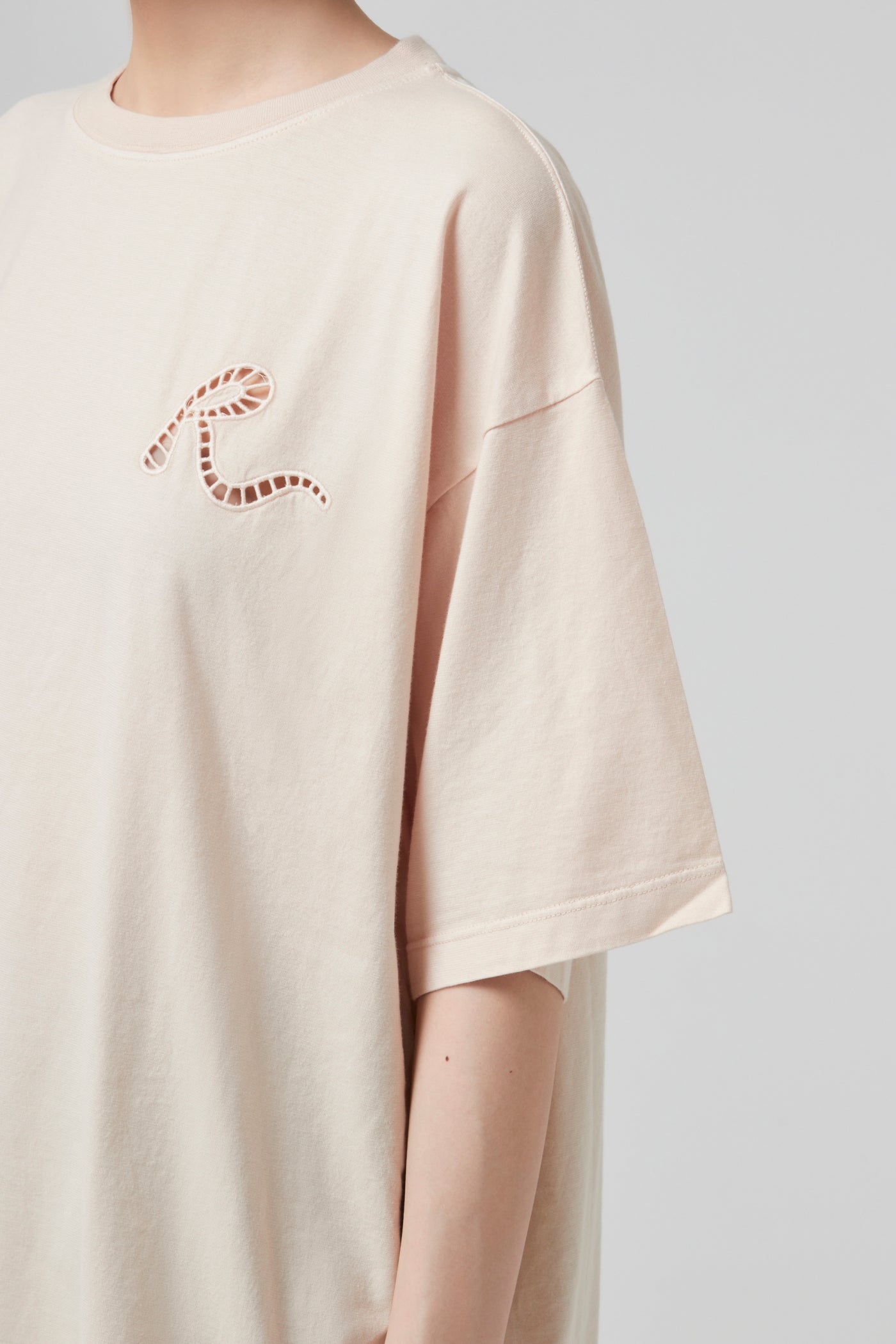 T-SHIRT OVER