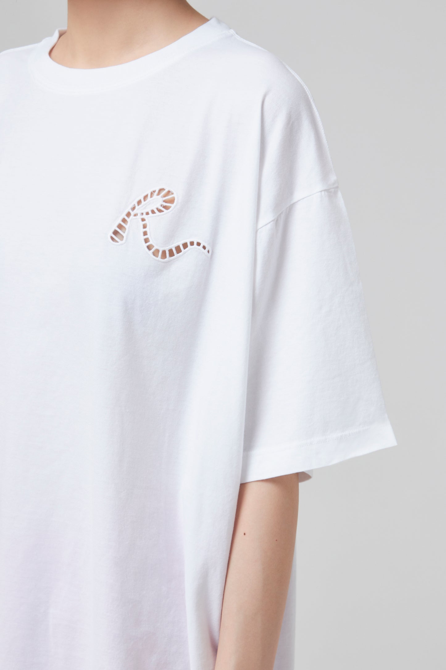 T-SHIRT OVER