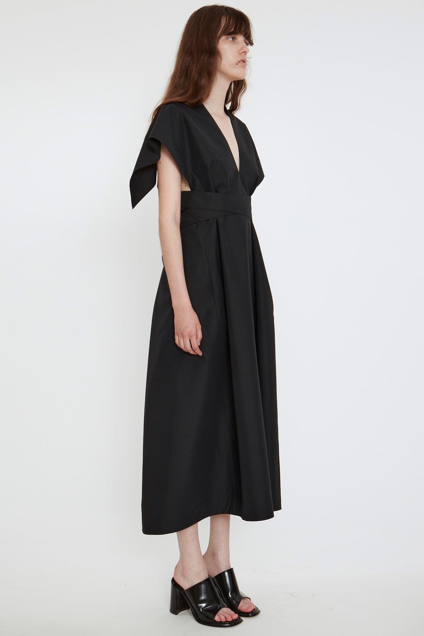 LOOSE FIT V-NECK DRESS