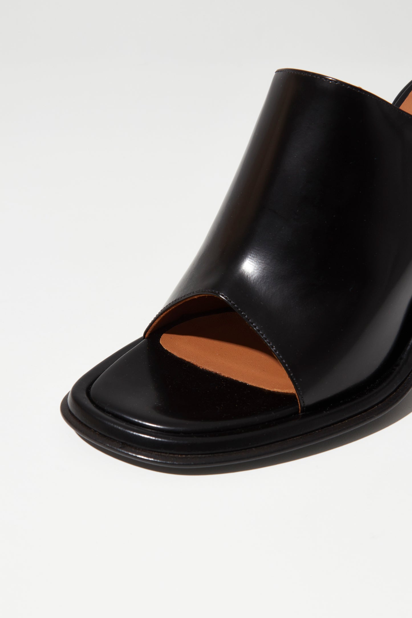 BLOCK HEEL MULES