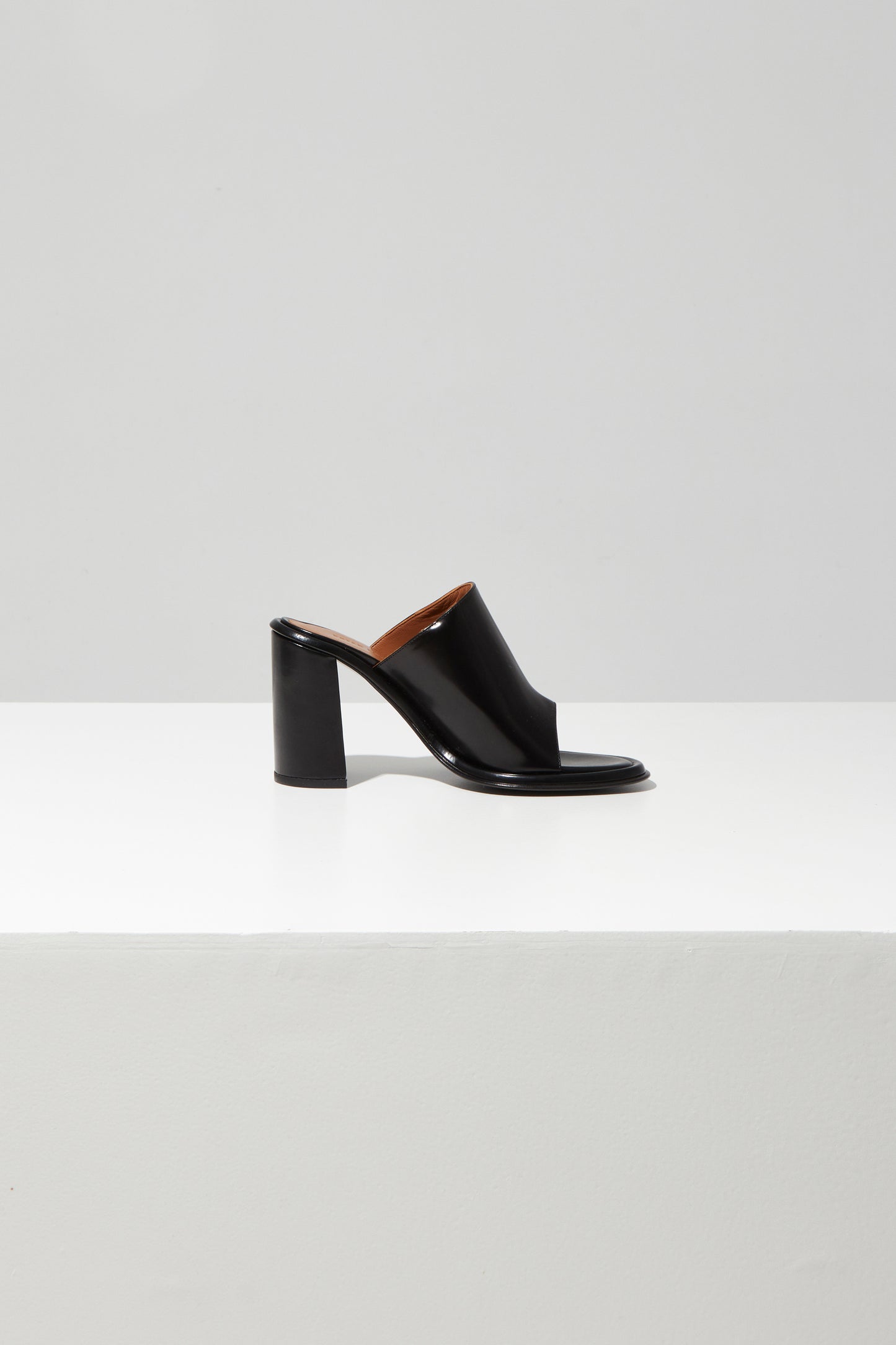 BLOCK HEEL MULES