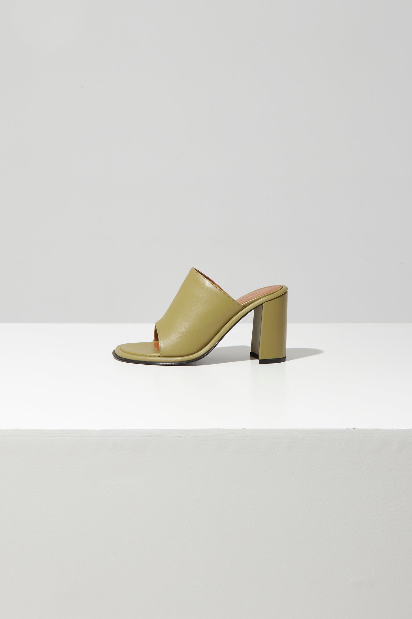 BLOCK HEEL MULES