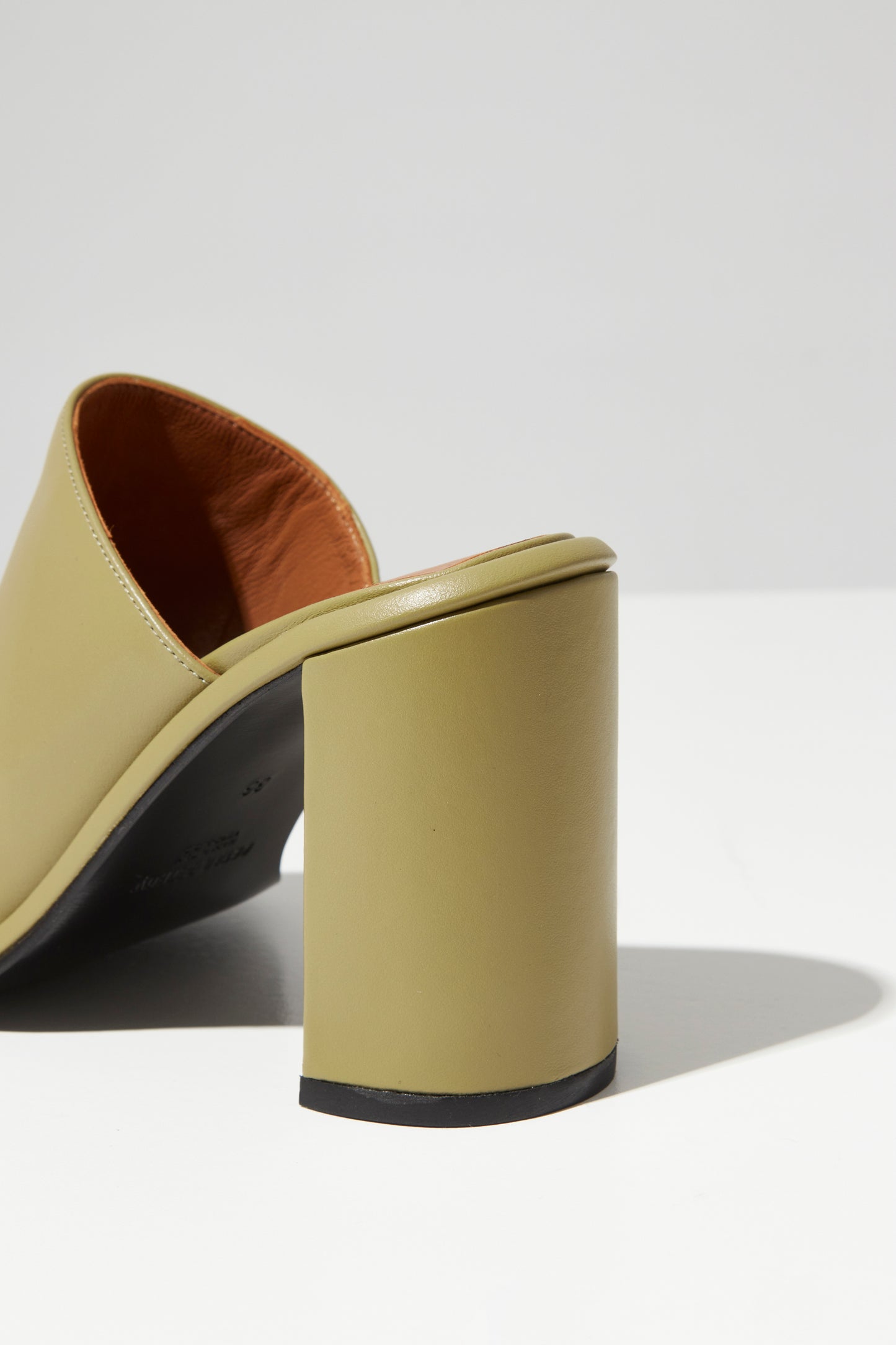 BLOCK HEEL MULES