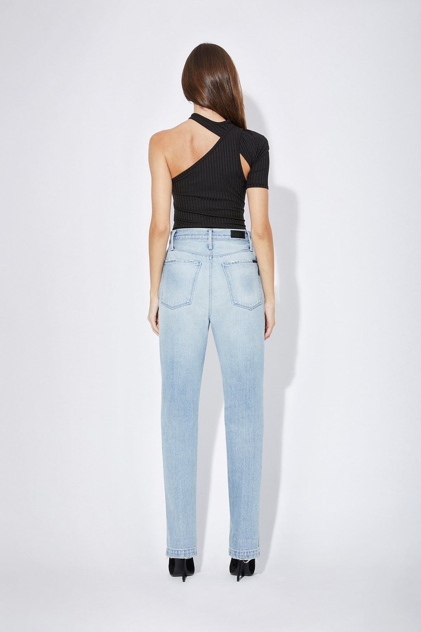 STRAIGHT LEG JEANS WITH 7 LOOPS