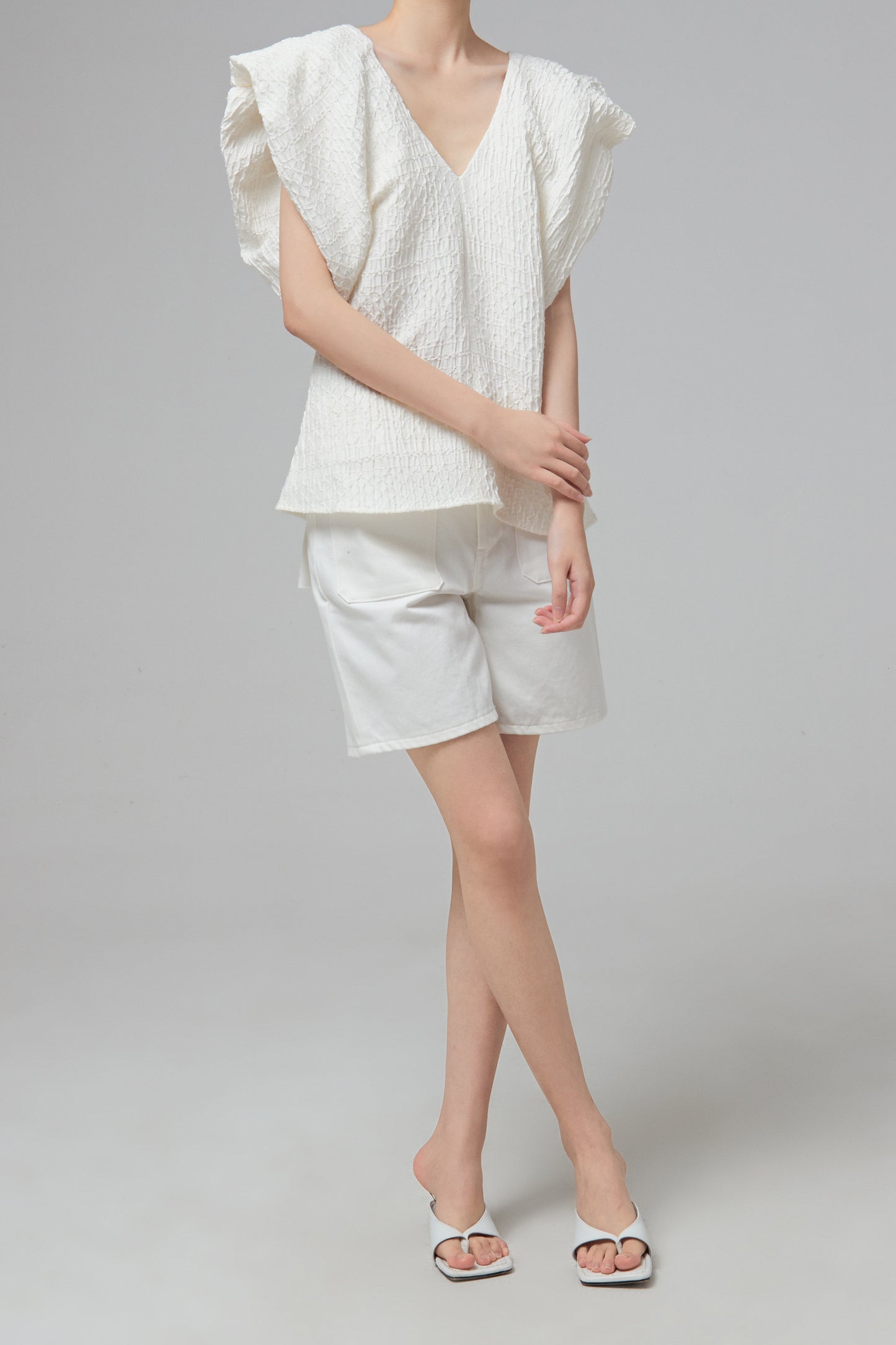 V NECK TOP