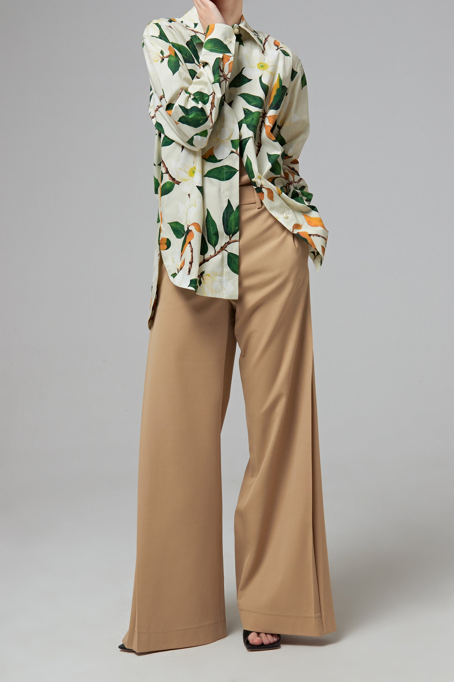 MAGNOLIA FLOWER BUTTON FRONT COTTON BLOUSE
