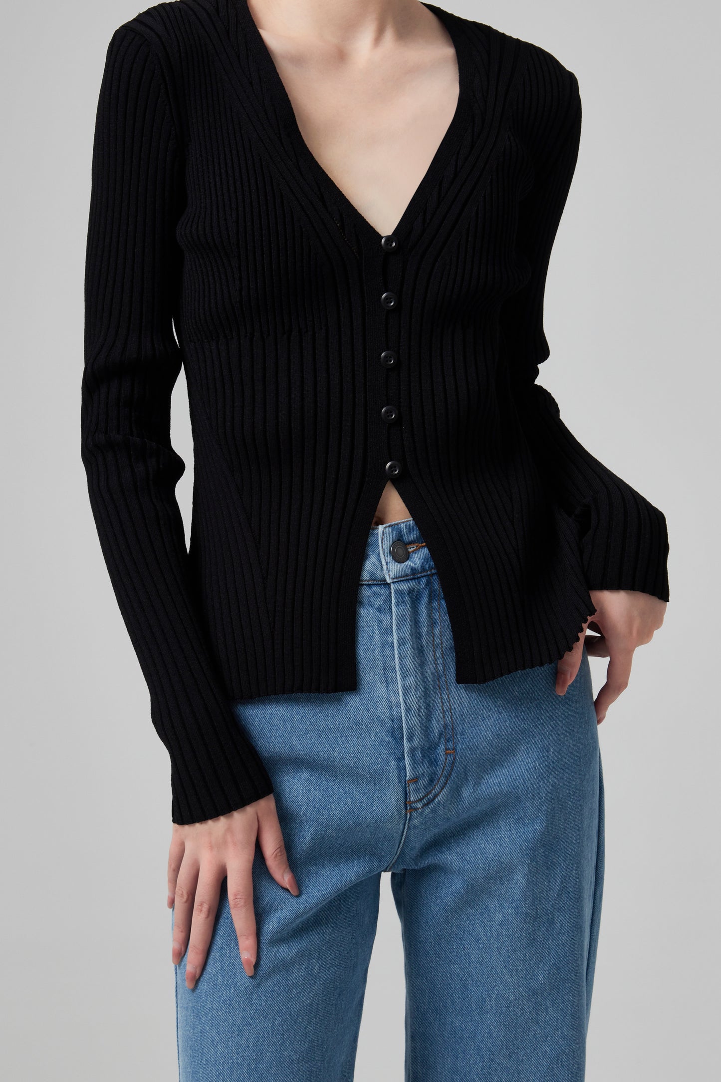 KNITTED CARDIGAN