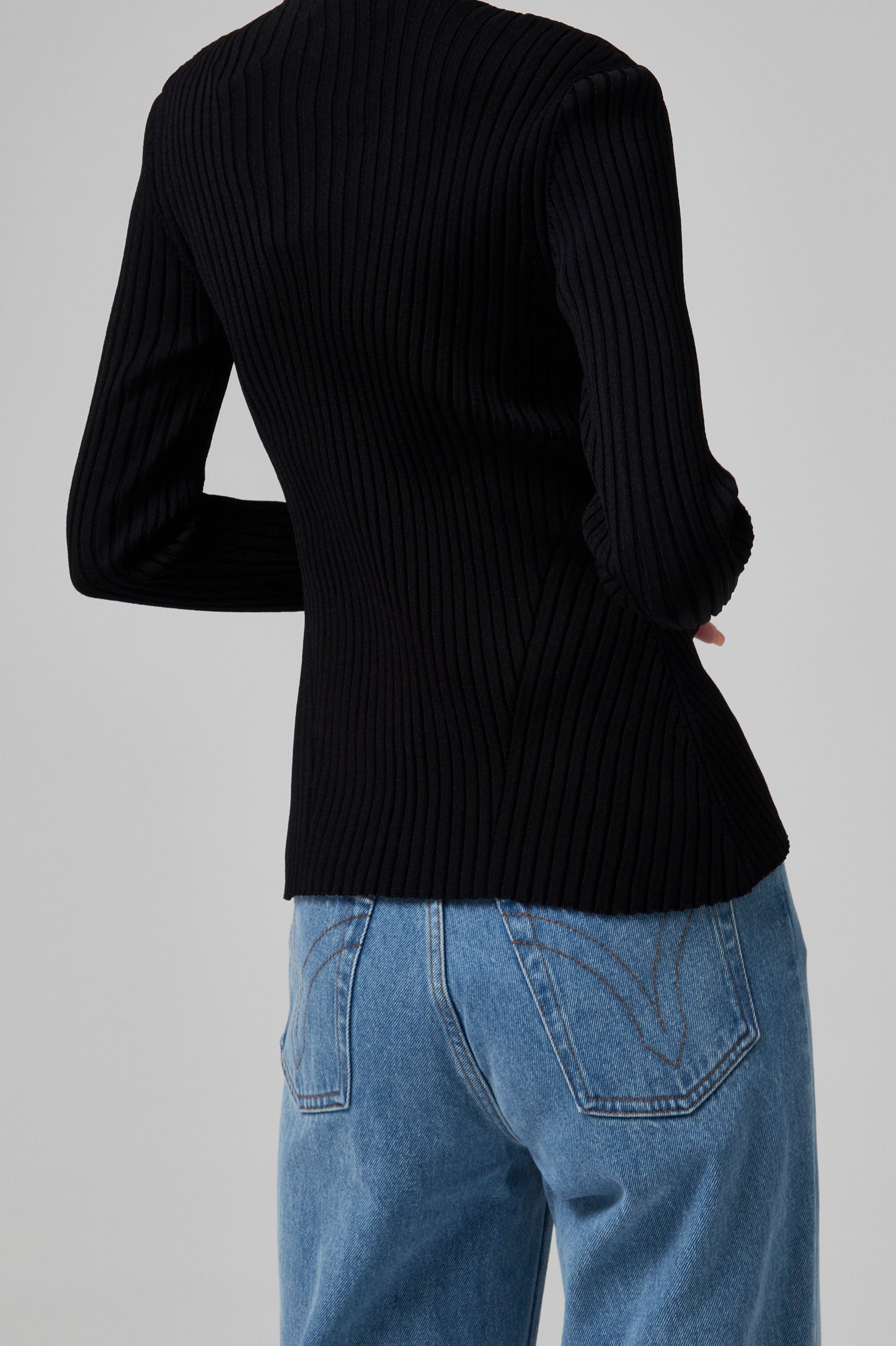 KNITTED CARDIGAN