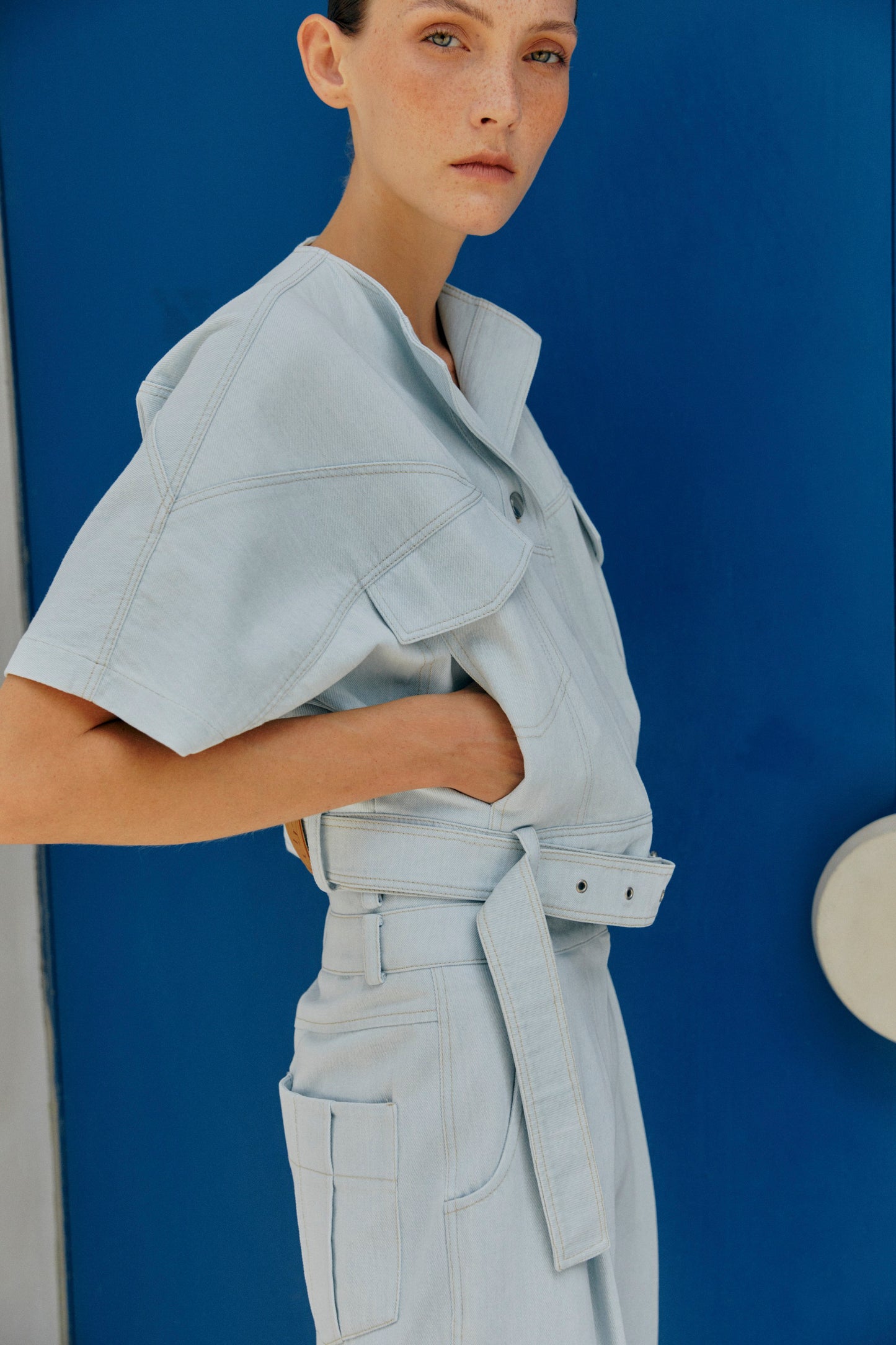 DENIM BELTED CROPJACKET