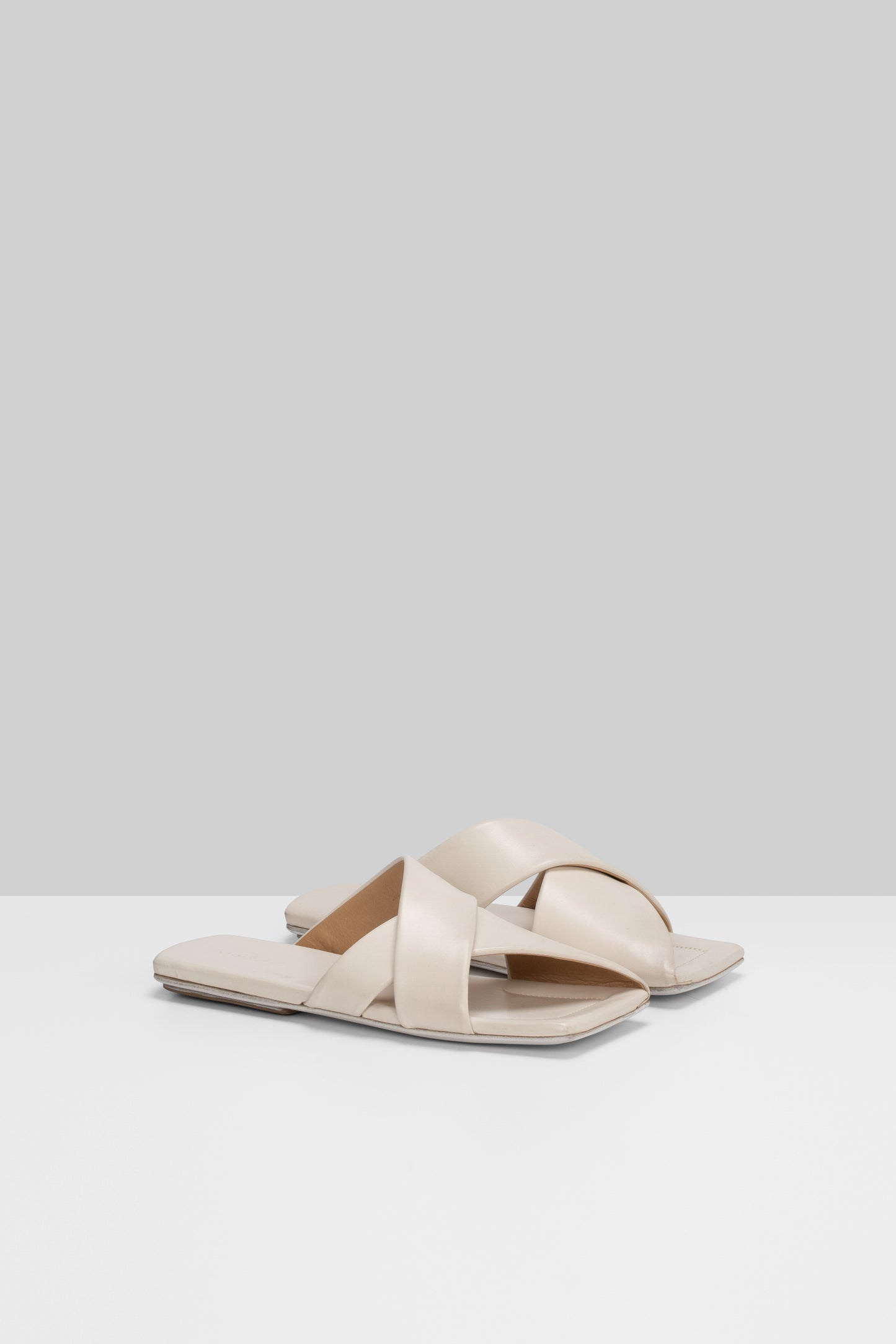 MW6803 FLAT SLIPPERS
