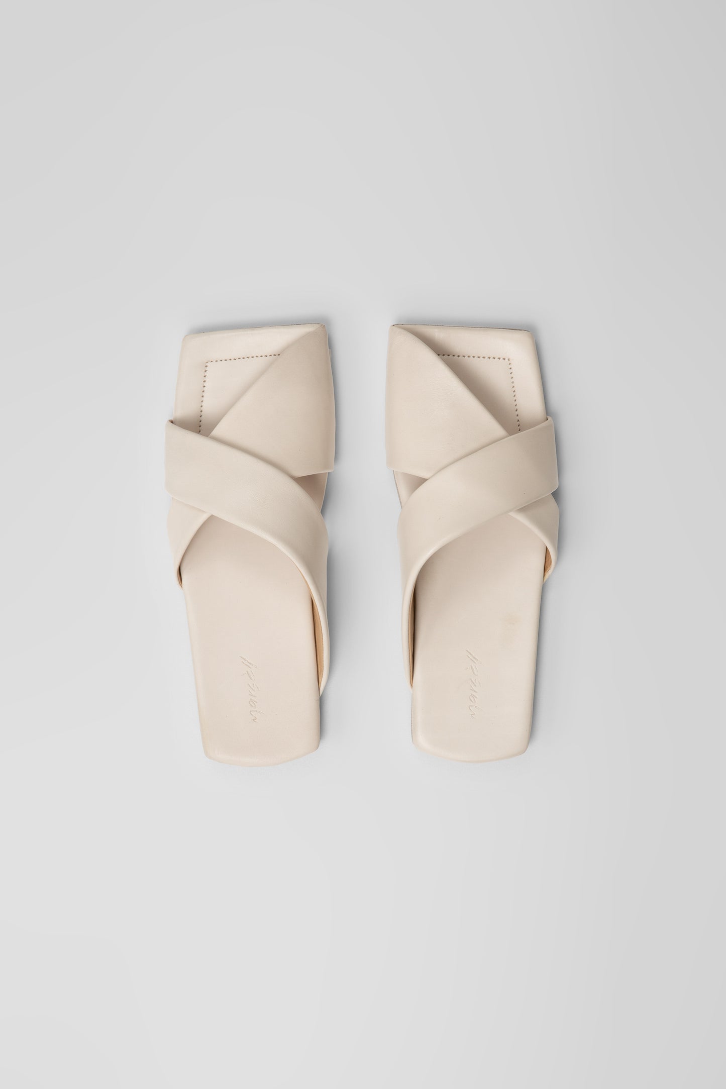 MW6803 FLAT SLIPPERS