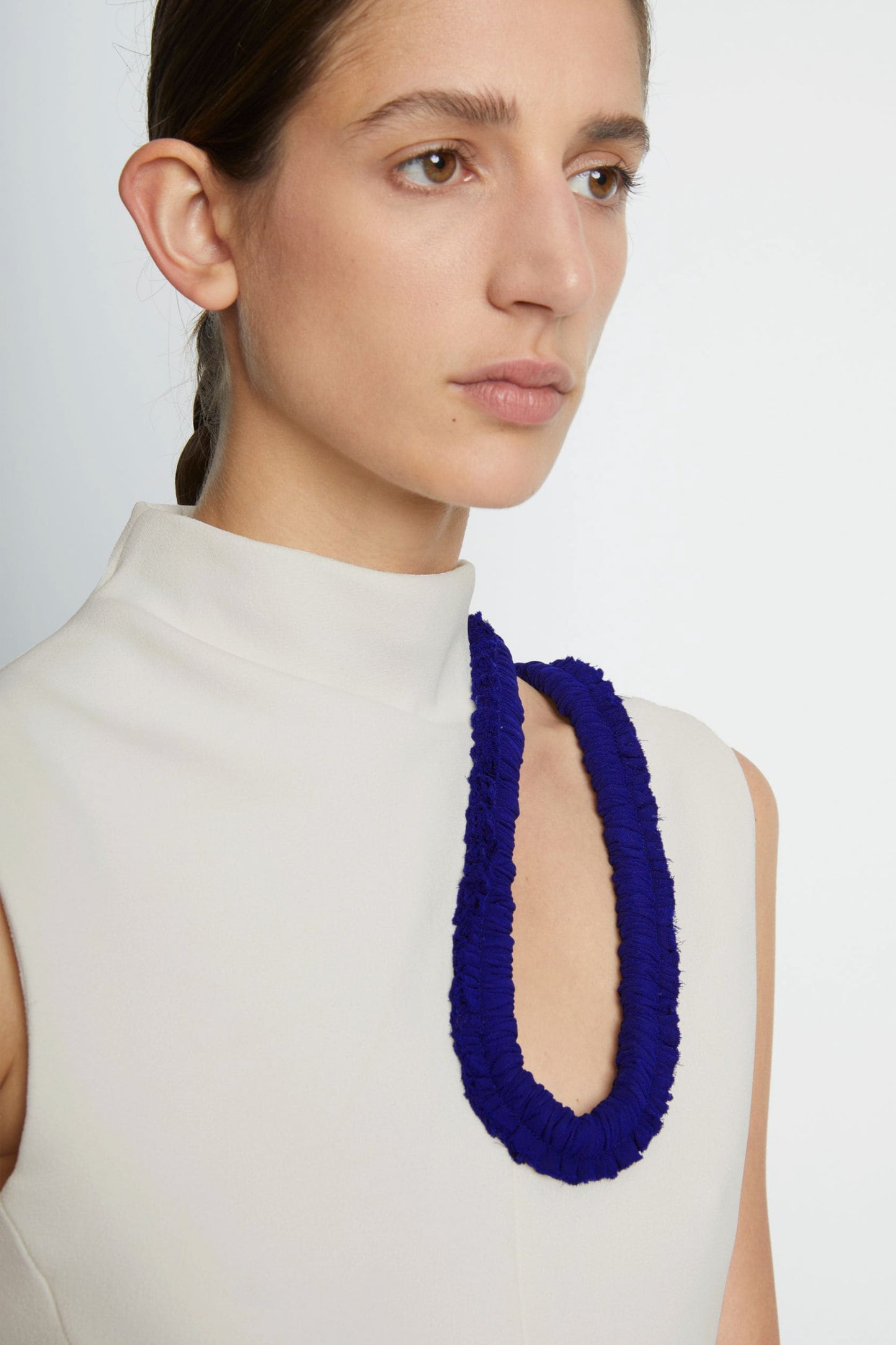 BI-STRETCH CREPE CUT OUT SHELL