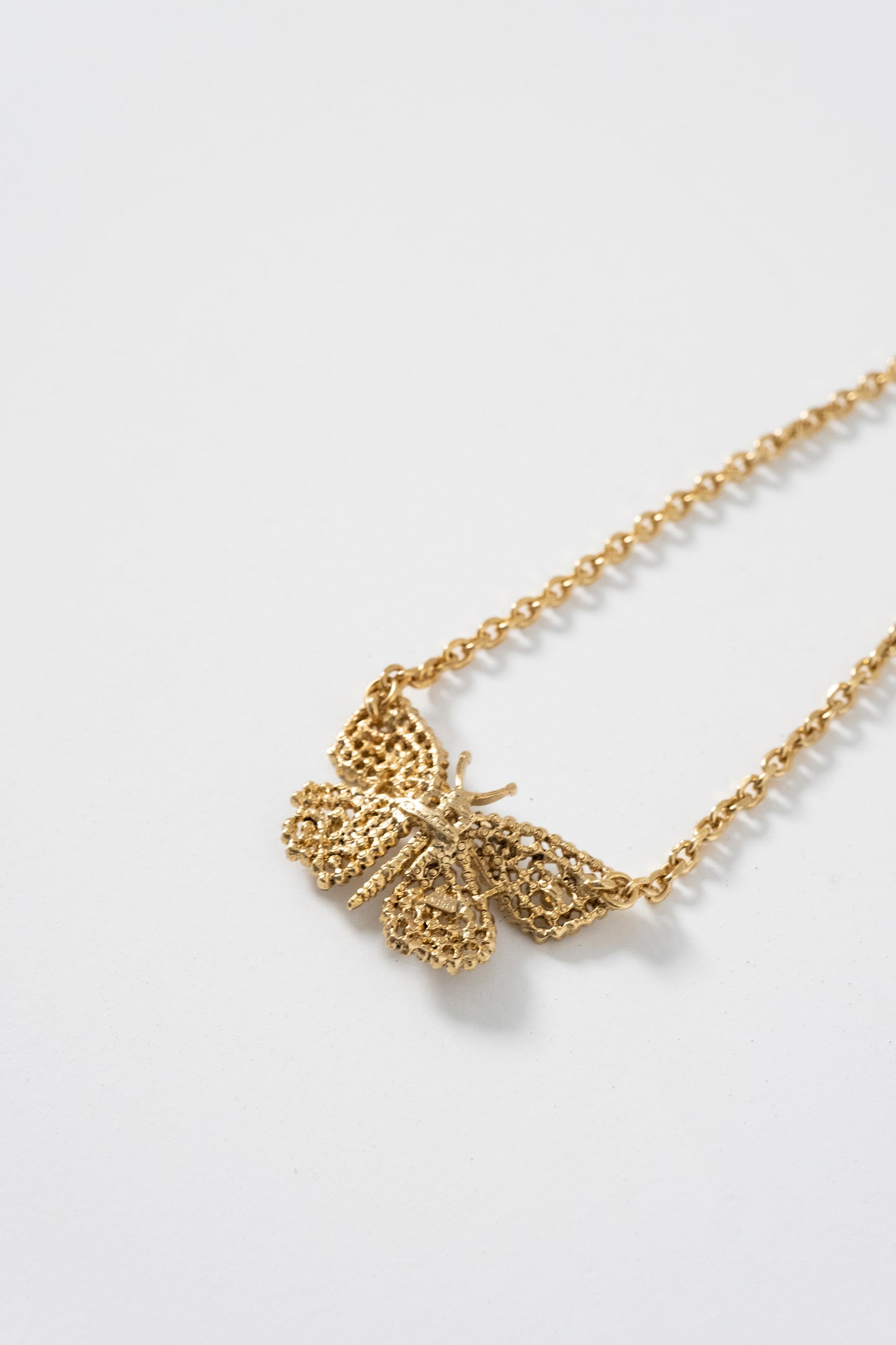 BUTTERFLY PENDANT NECKLACE