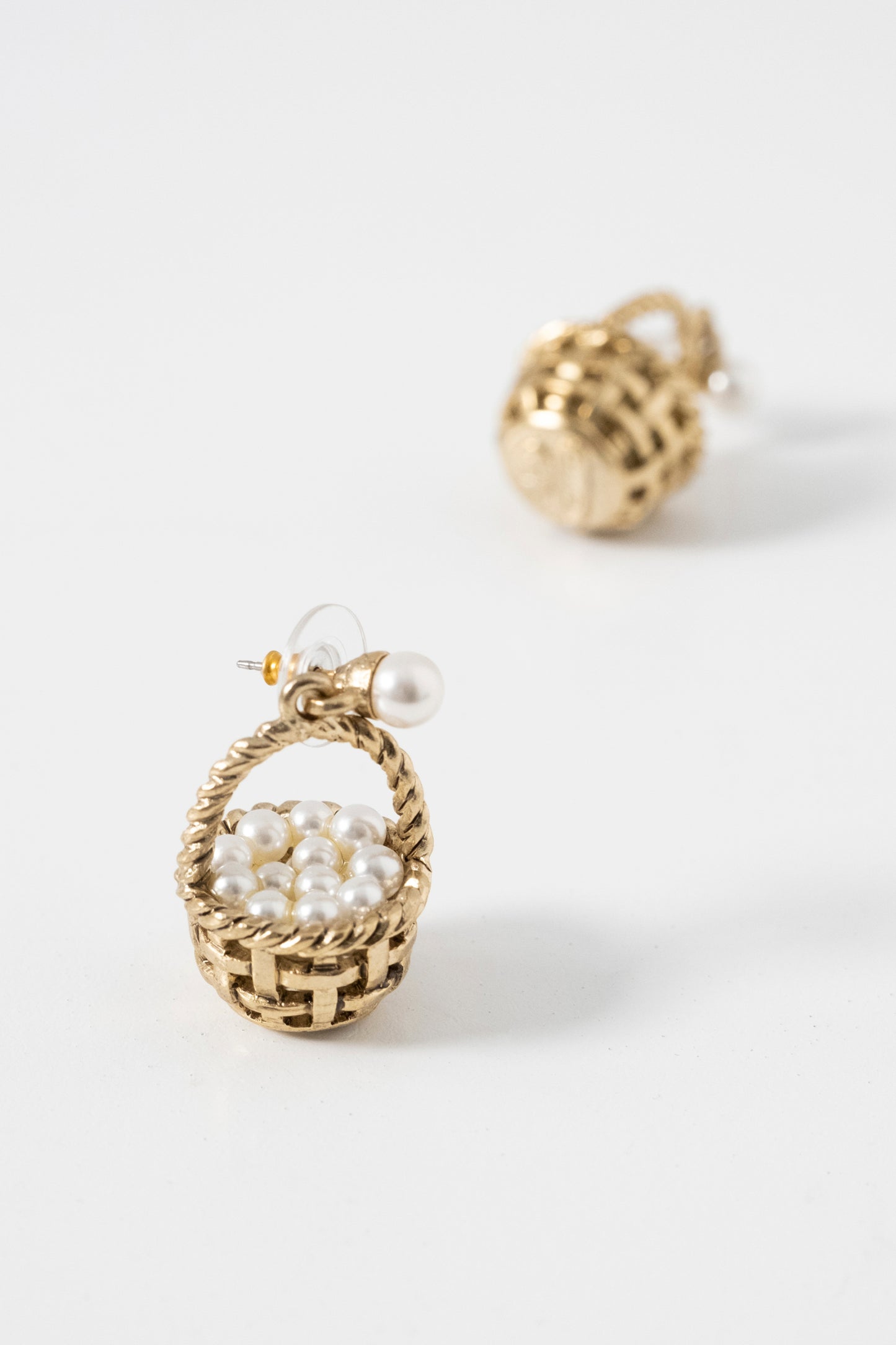 BASKET EARRING